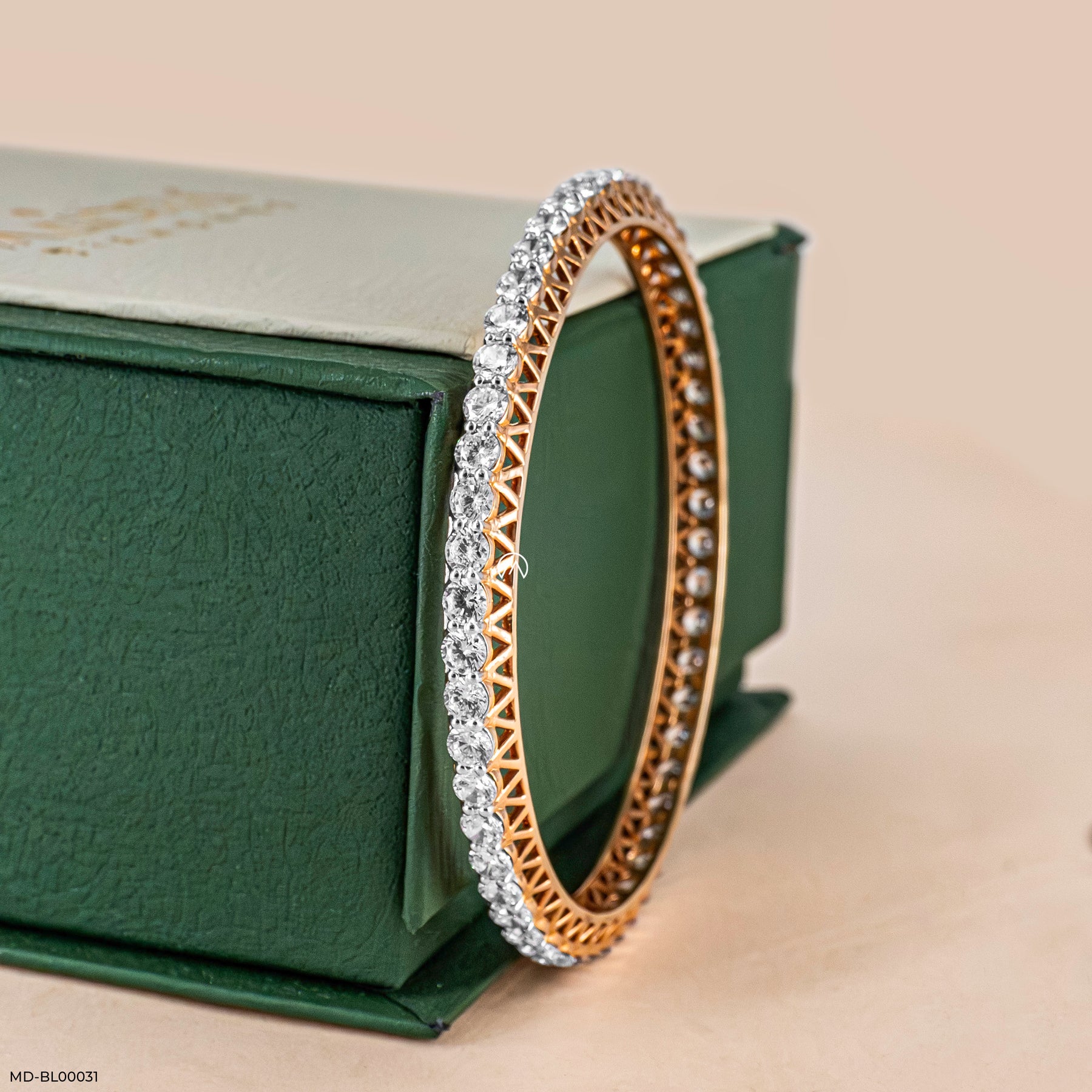 20 Cent Solitaire Single Line Aura Bangle 14K White Gold