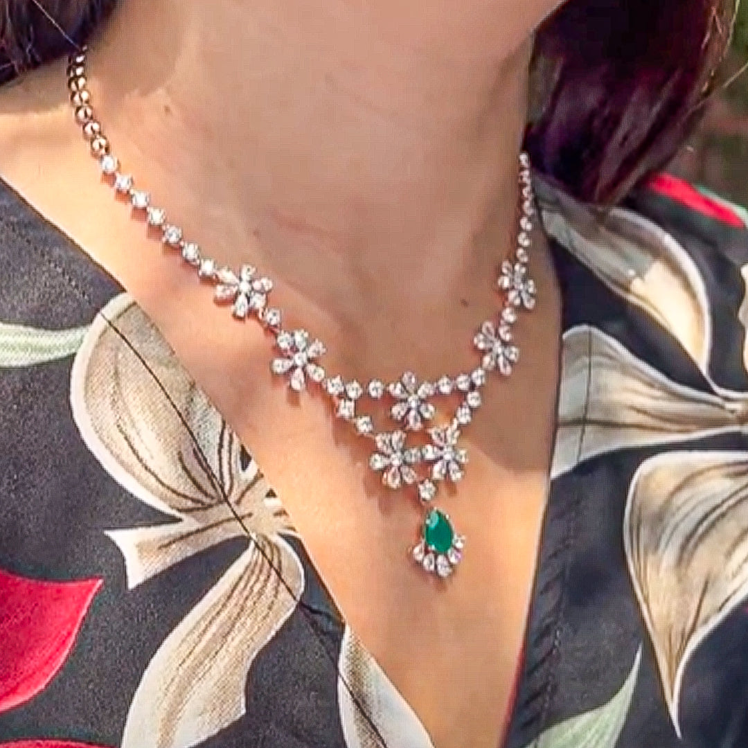 Beloved Daisy Diamond Necklaces 14K White Gold