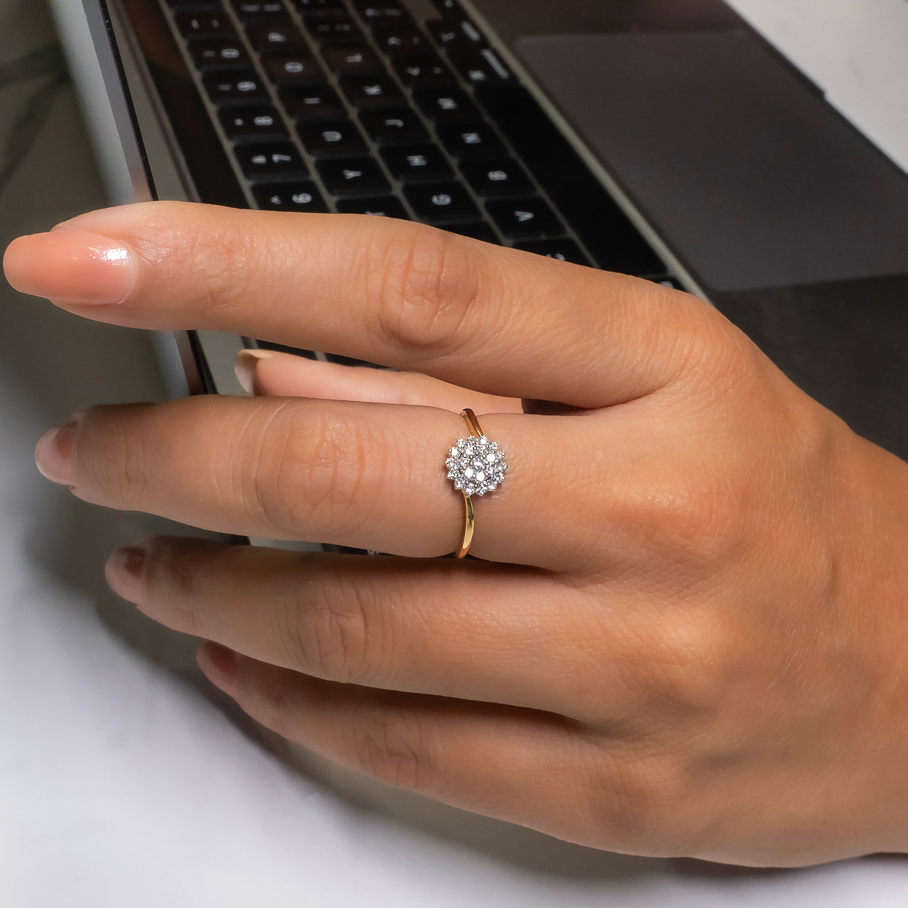 The Sunburst Cluster Ring 9K White Gold