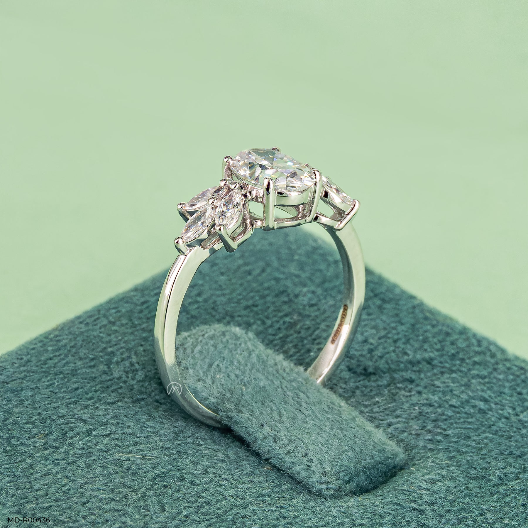 The Marquise Petal Ring 14K White Gold