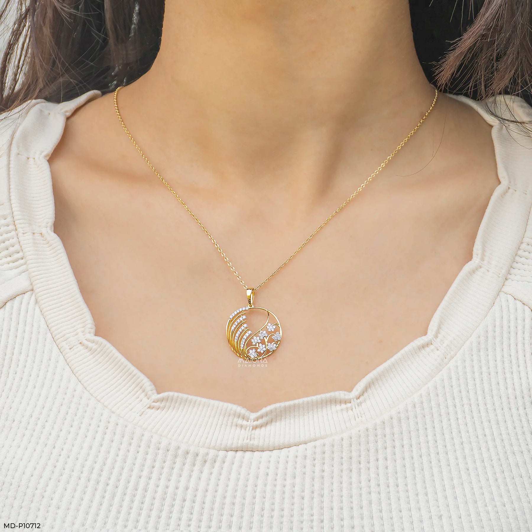 Blishfull Bloom Diamond Pendant 9K Yellow Gold