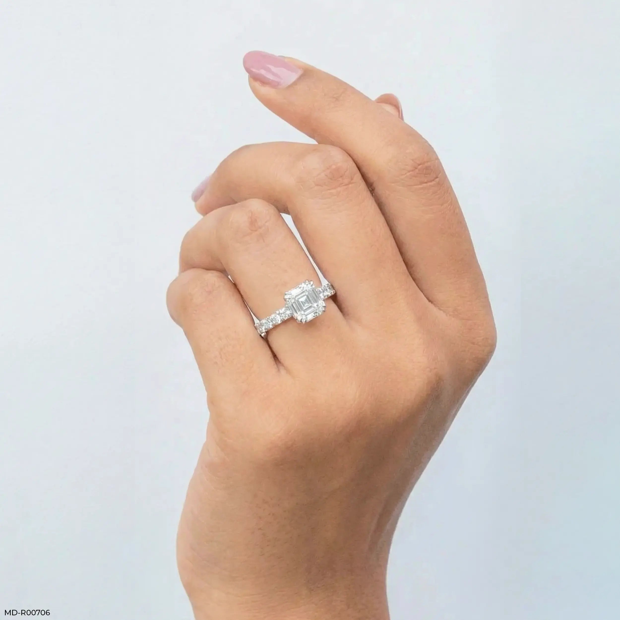 Flashy Solitaire Diamond Ring 9K Yellow Gold