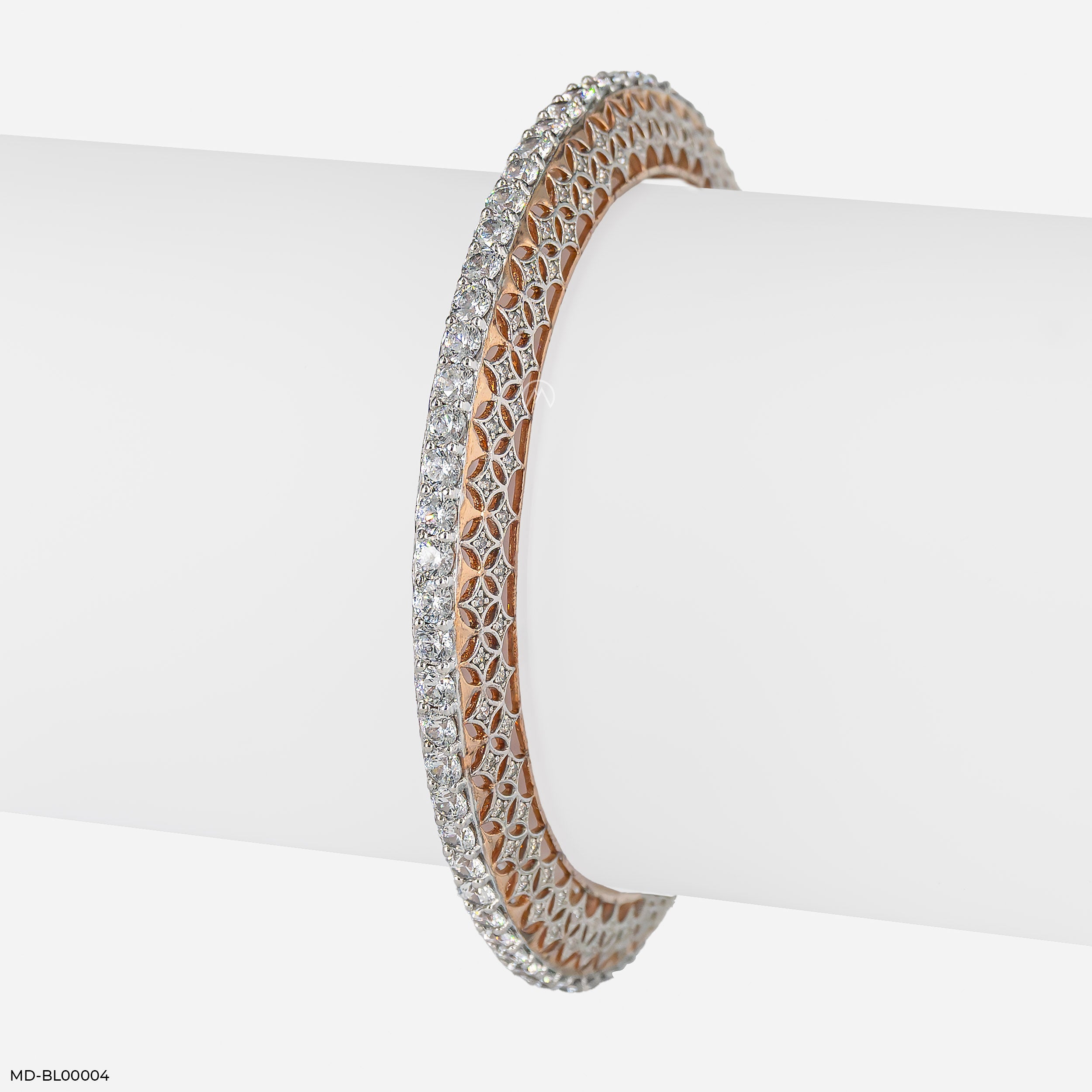 15 Cent Solitaire Single Line Spark Bangle 14K Rose Gold
