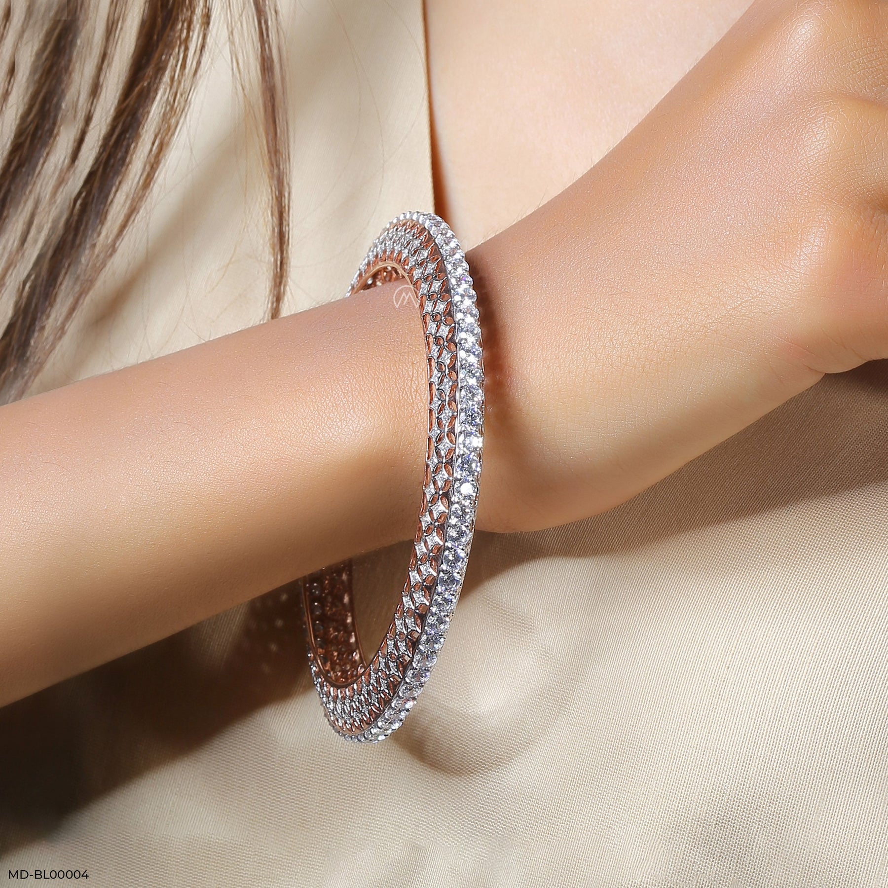 15 Cent Solitaire Single Line Spark Bangle 18K Rose Gold