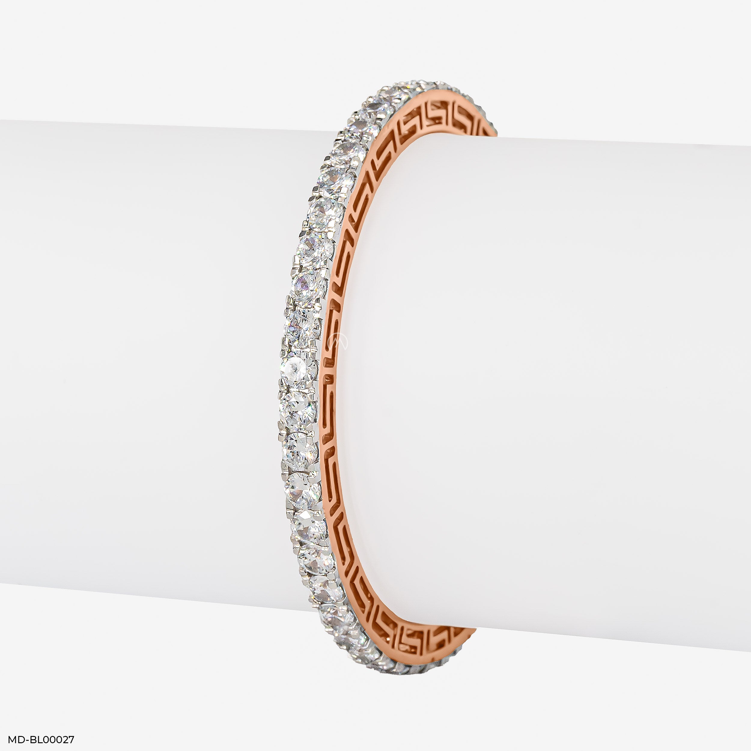 30 Cent Solitaire Single Line Winsome Bangle 9K Rose Gold