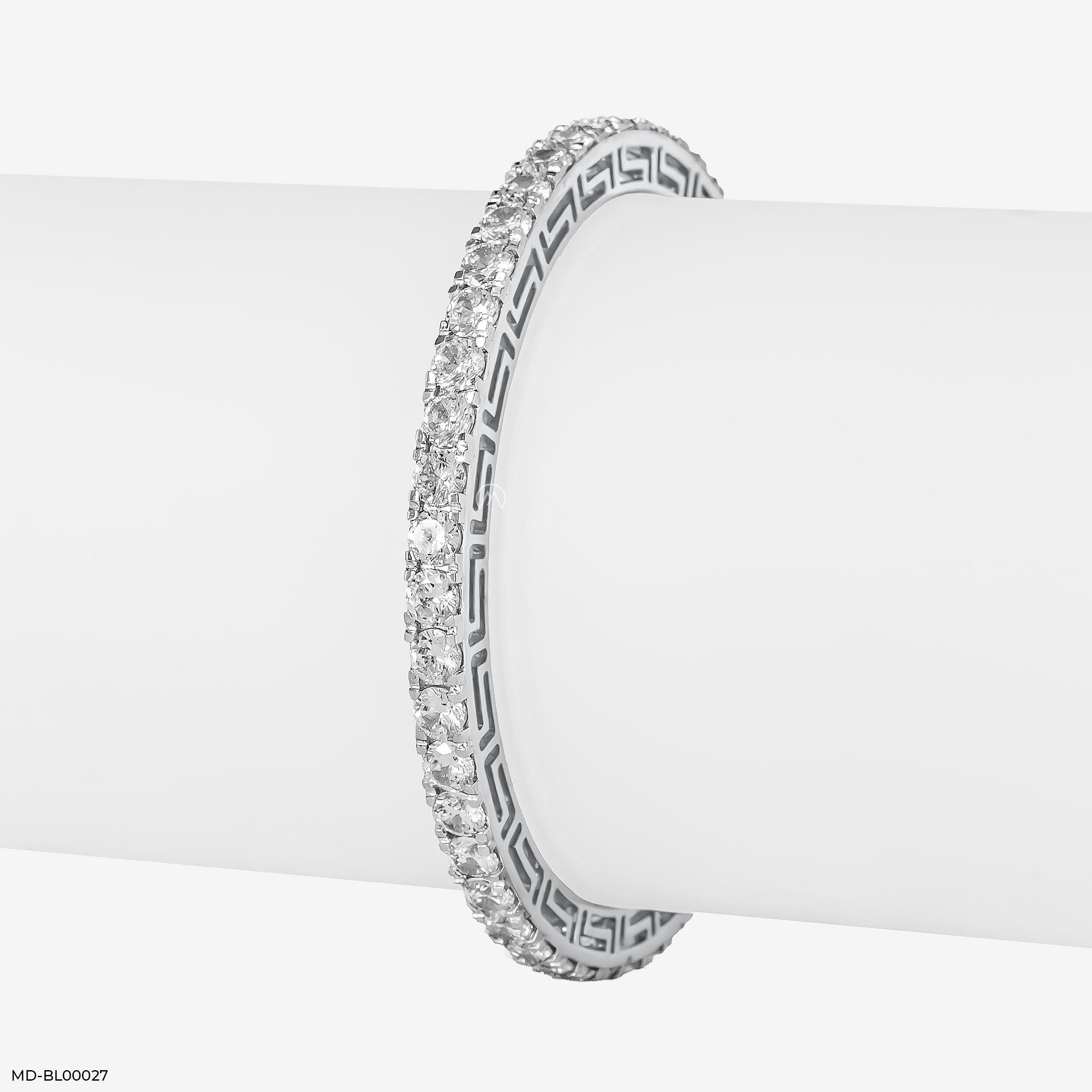 30 Cent Solitaire Single Line Winsome Bangle