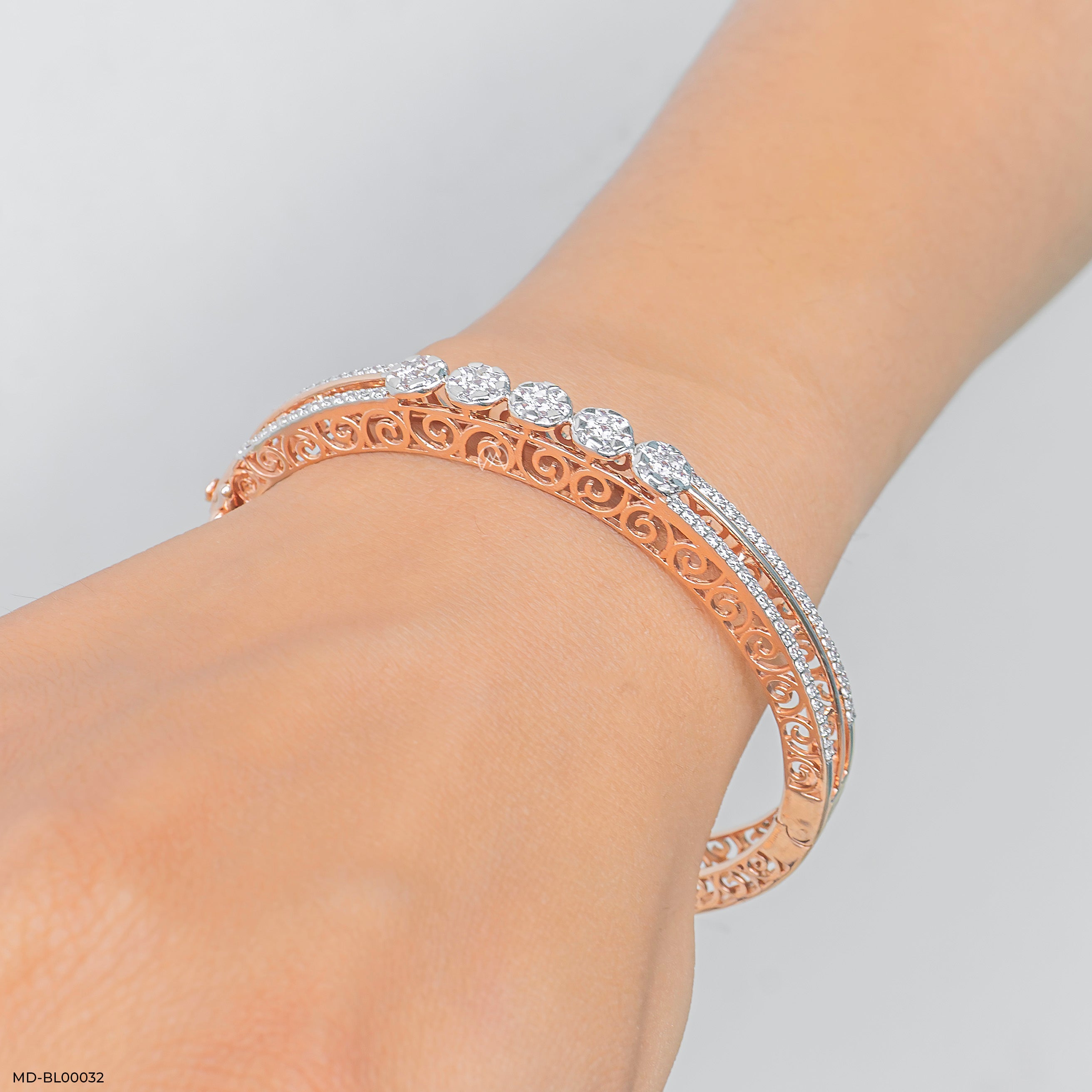Finesse Diamond Bangle 9K Rose Gold