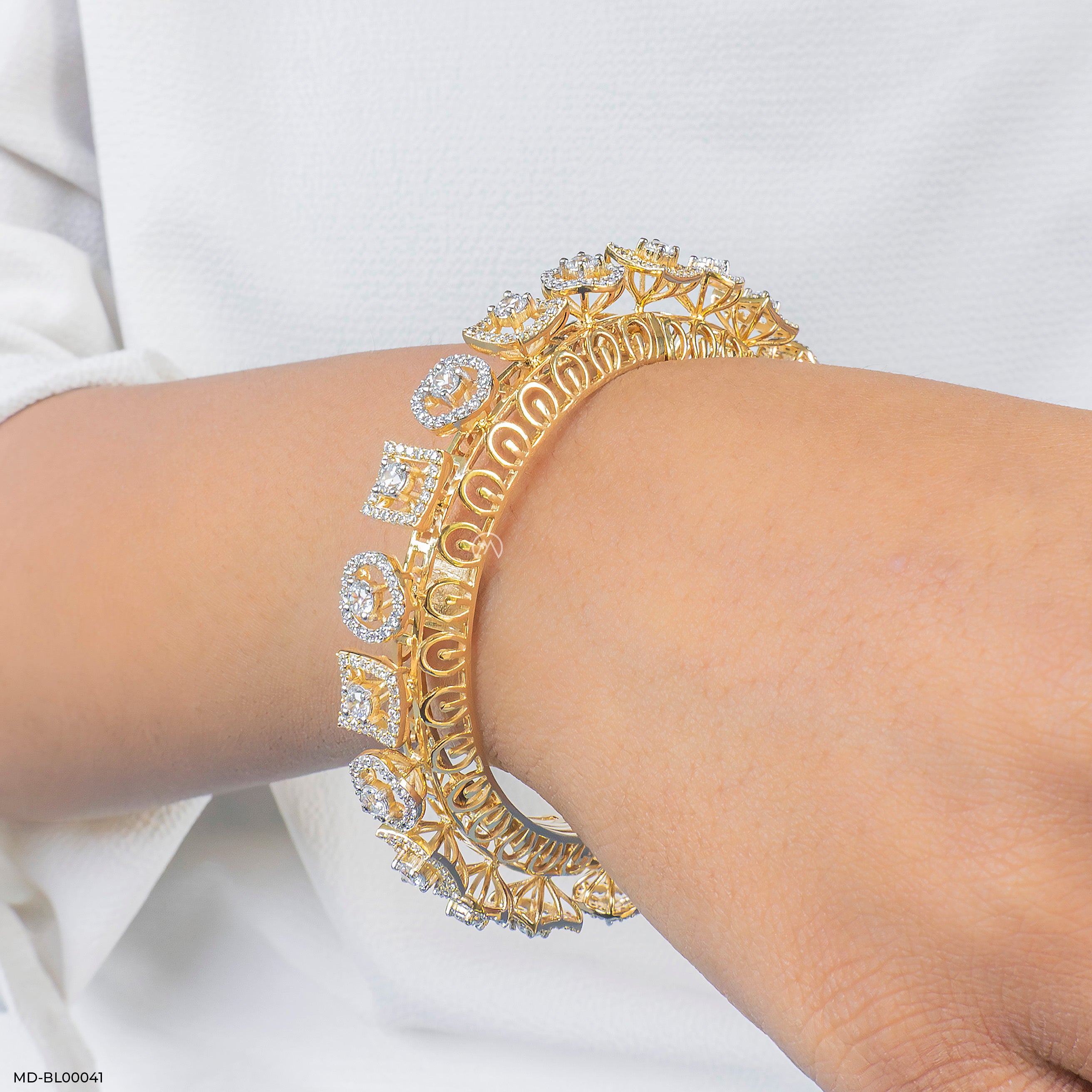 Heritage Halo Diamond Bangle 9K Yellow Gold