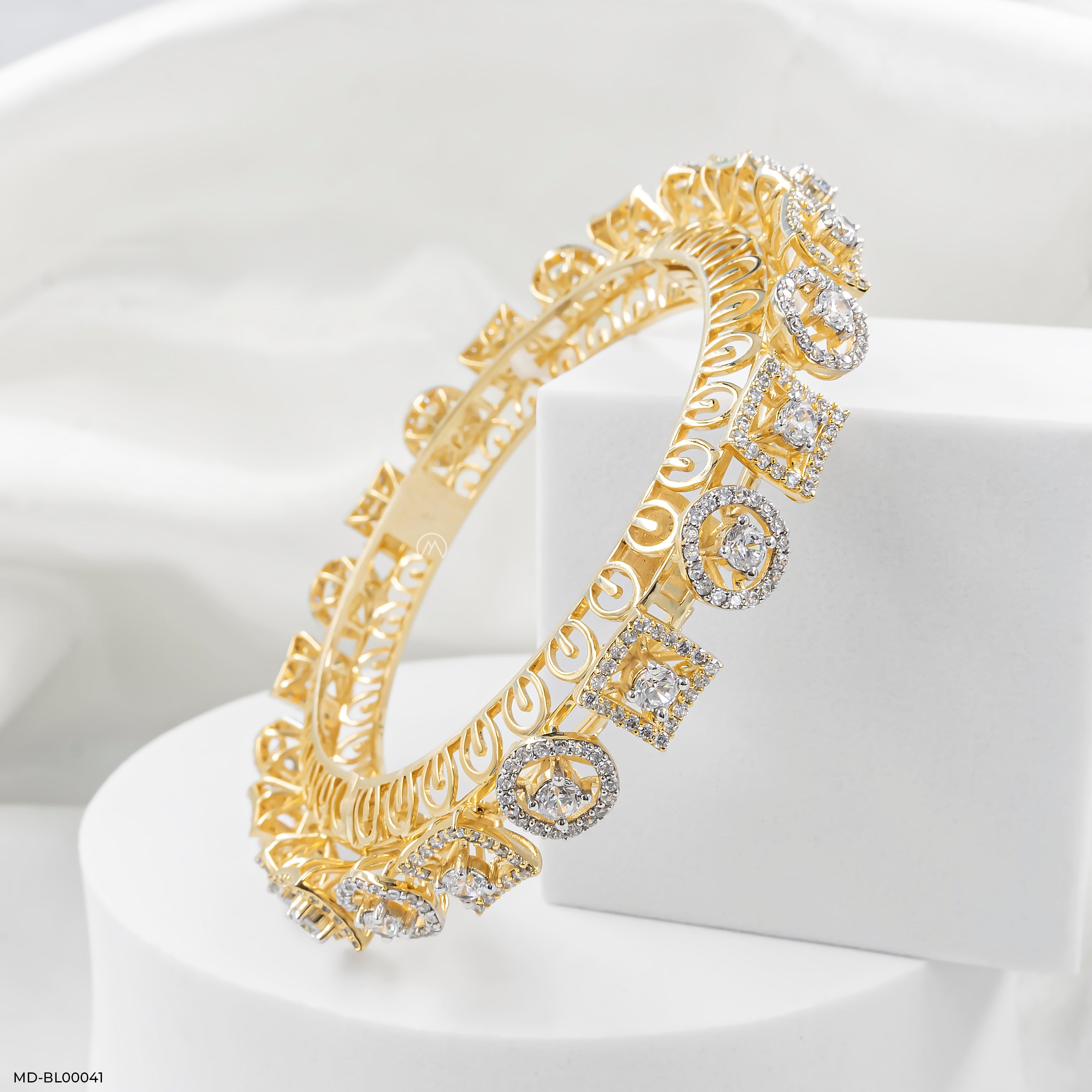 Heritage Halo Diamond Bangle