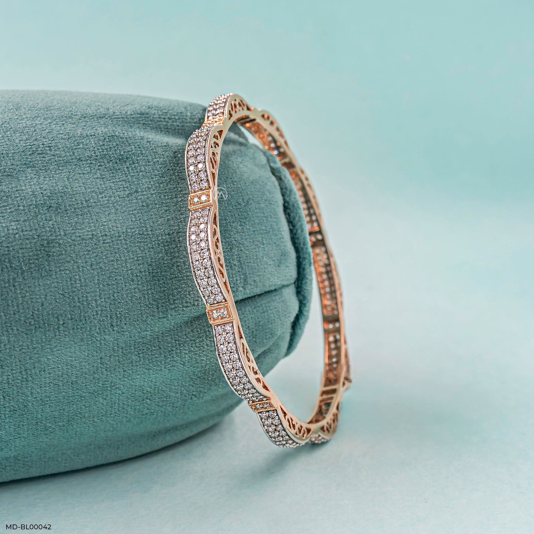 Shinara Diamond Bangle 9K White Gold