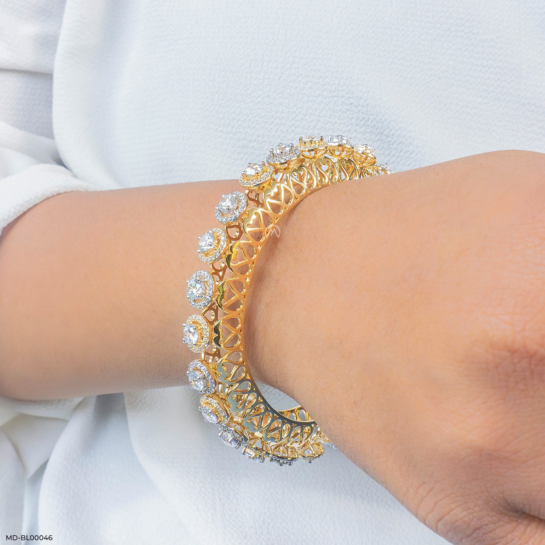 Infinite Spark Diamond Bangle 18K White Gold