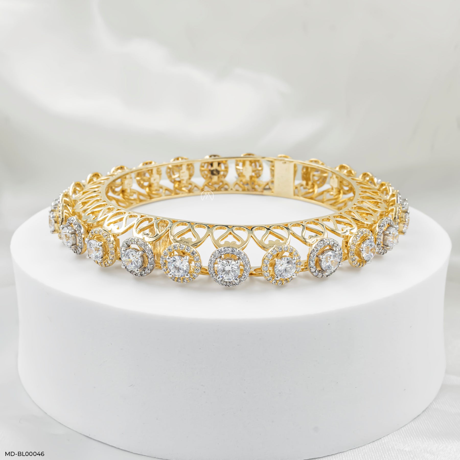 Infinite Spark Diamond Bangle 18K White Gold