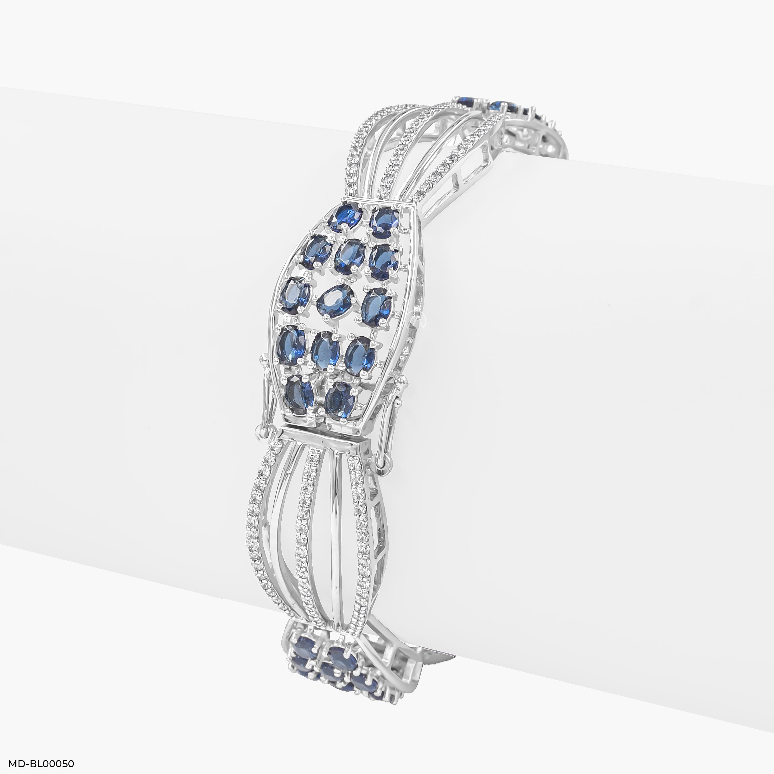 Pure Curve Diamond Bangle 14K White Gold