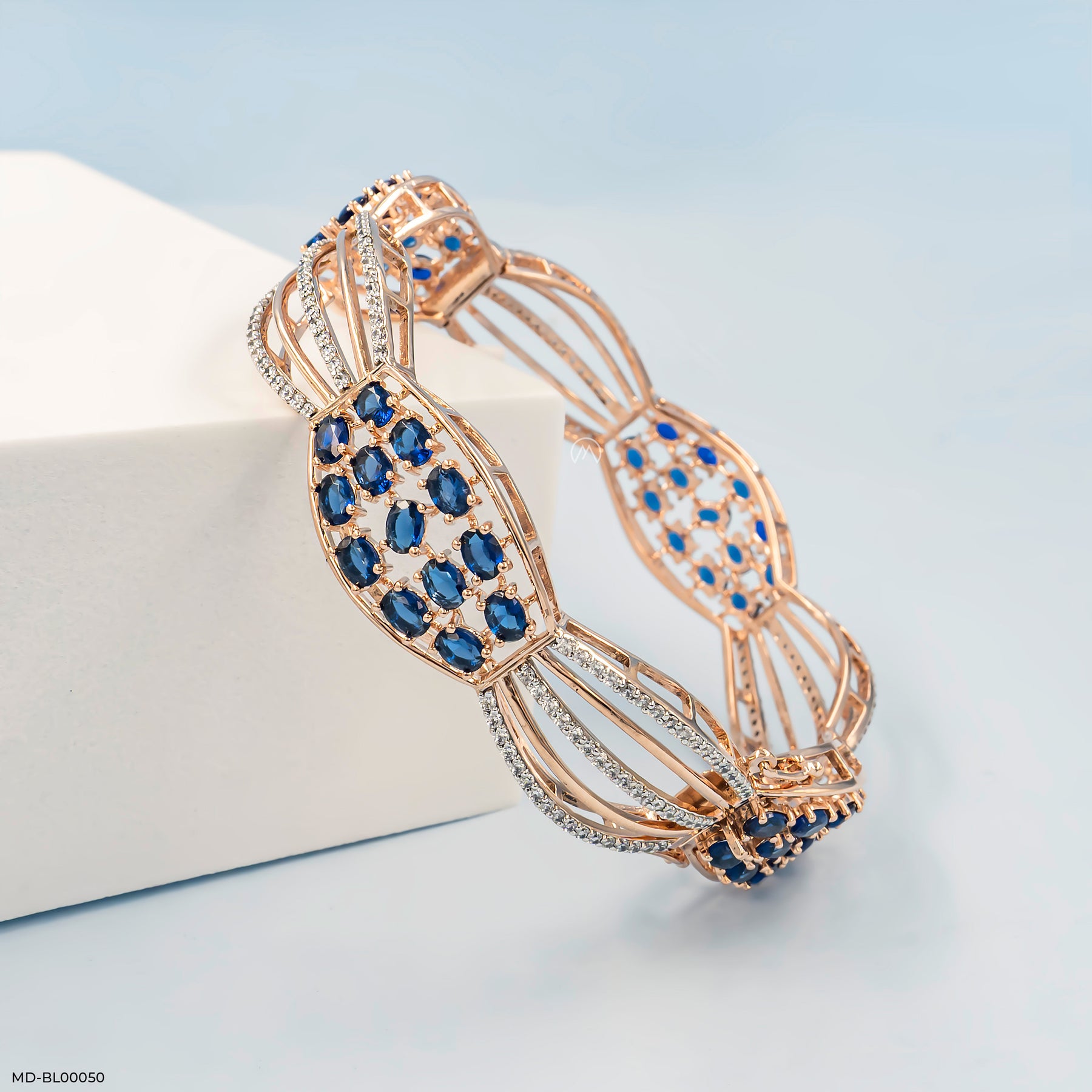 Pure Curve Diamond Bangle 14K White Gold