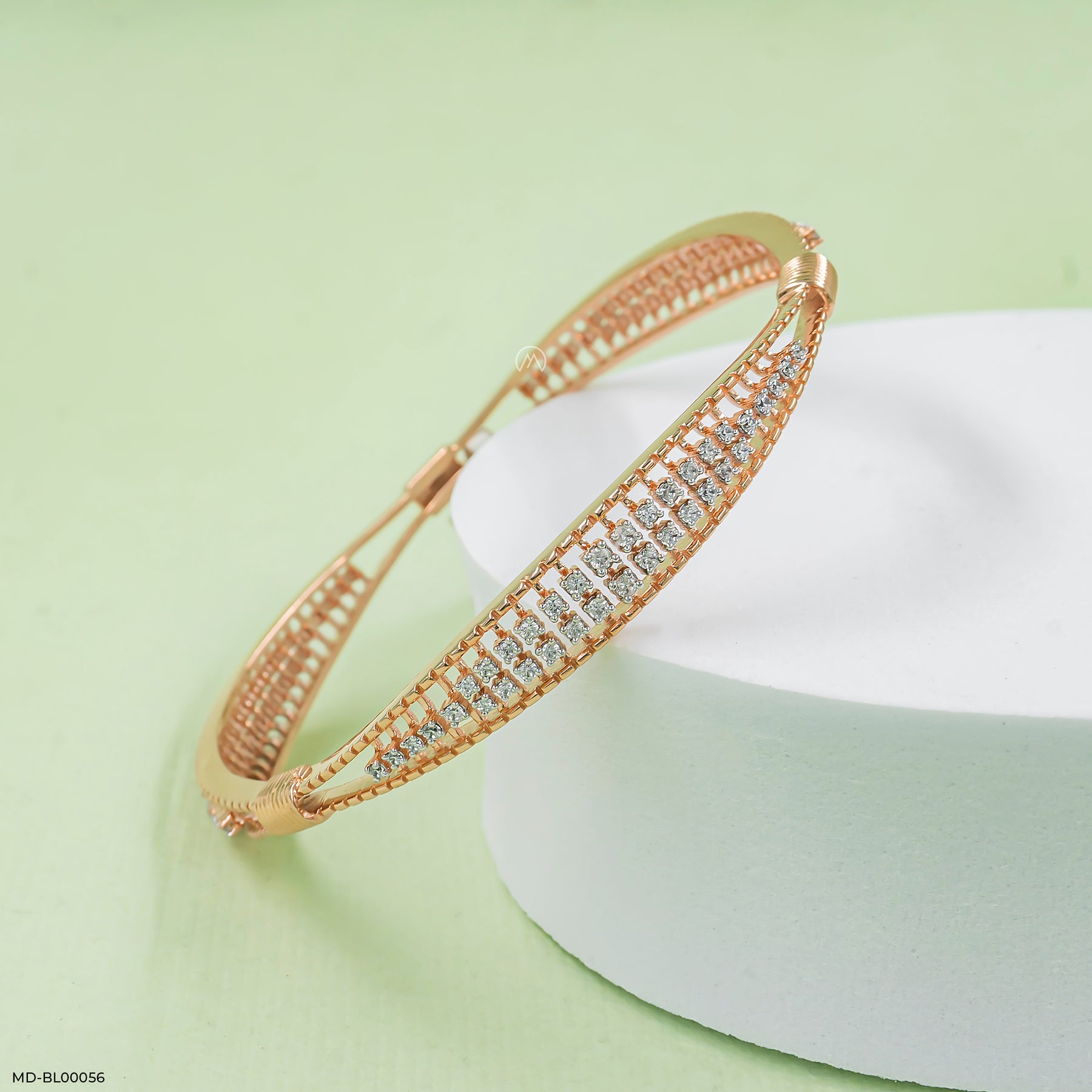 Classic Curve Diamond Bangle 18K Yellow Gold