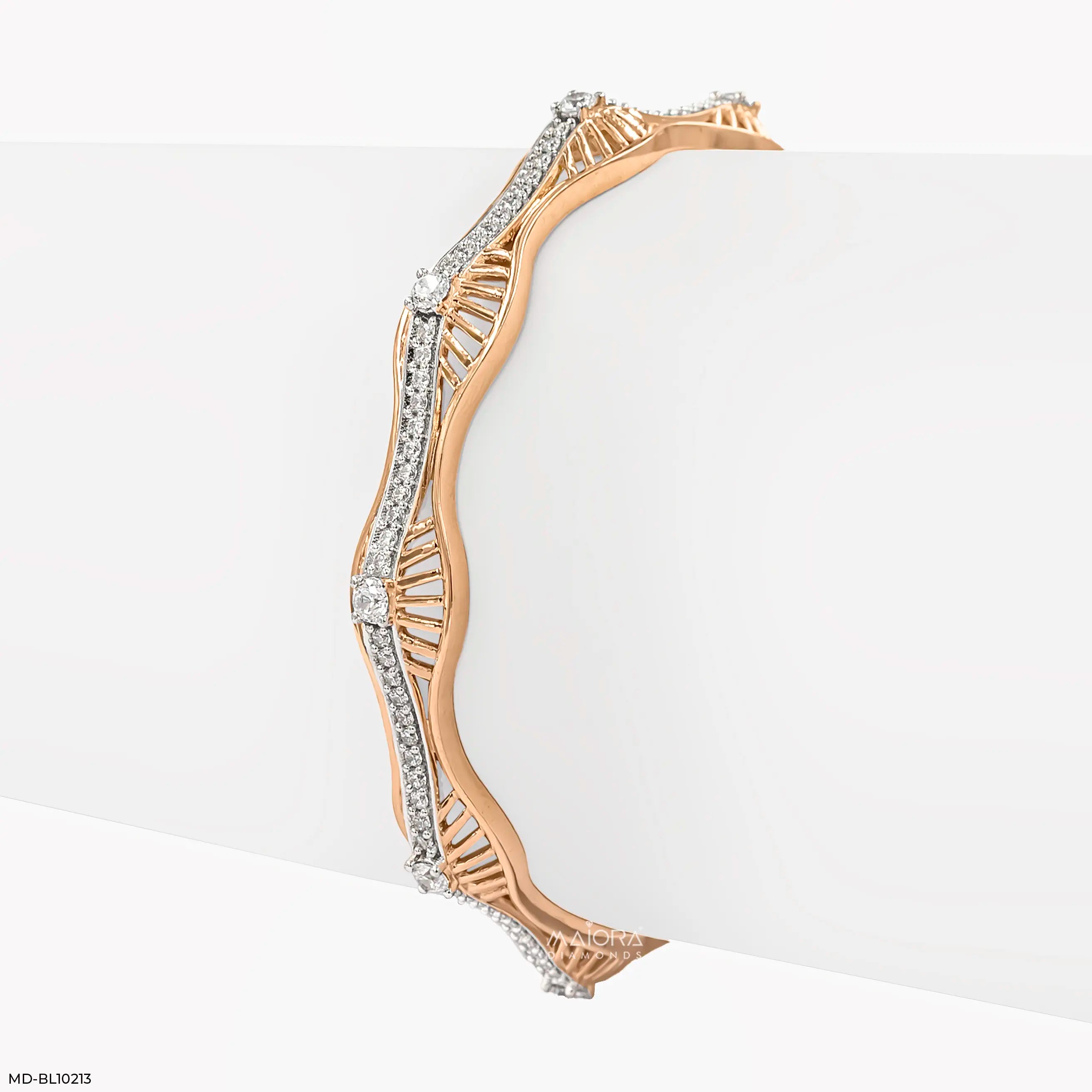 Swaya Wave Flow Diamond Bangle