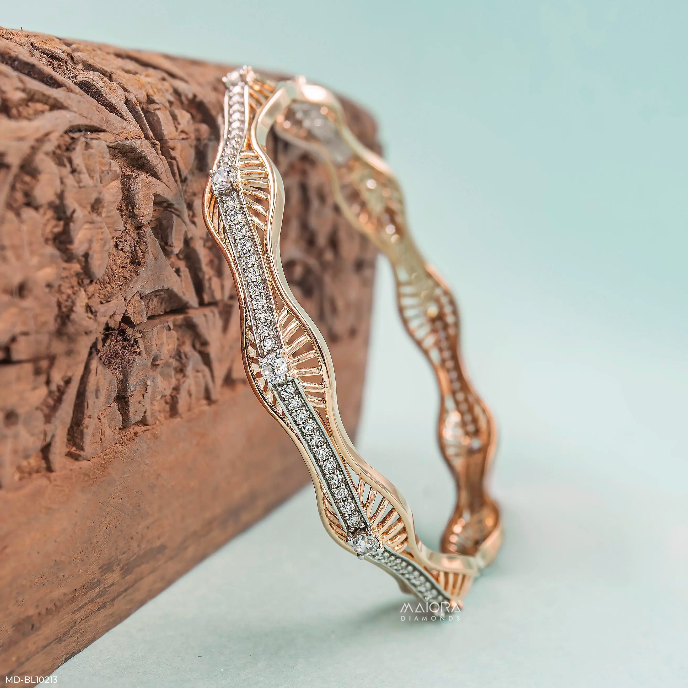Swaya Wave Flow Diamond Bangle