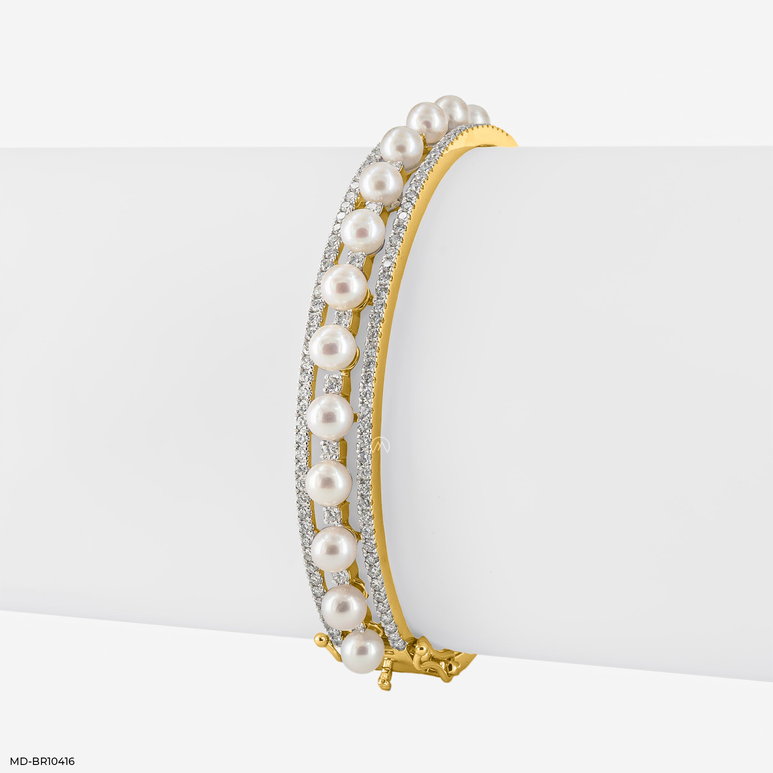 Serene Glow Bracelet 9K White Gold