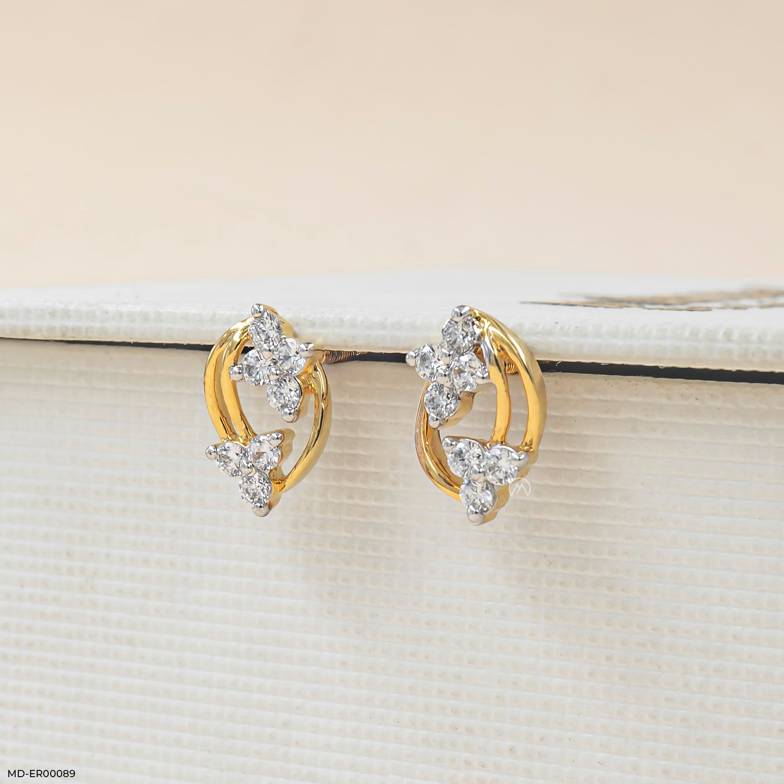 Golden Blossom earring Platinum 950