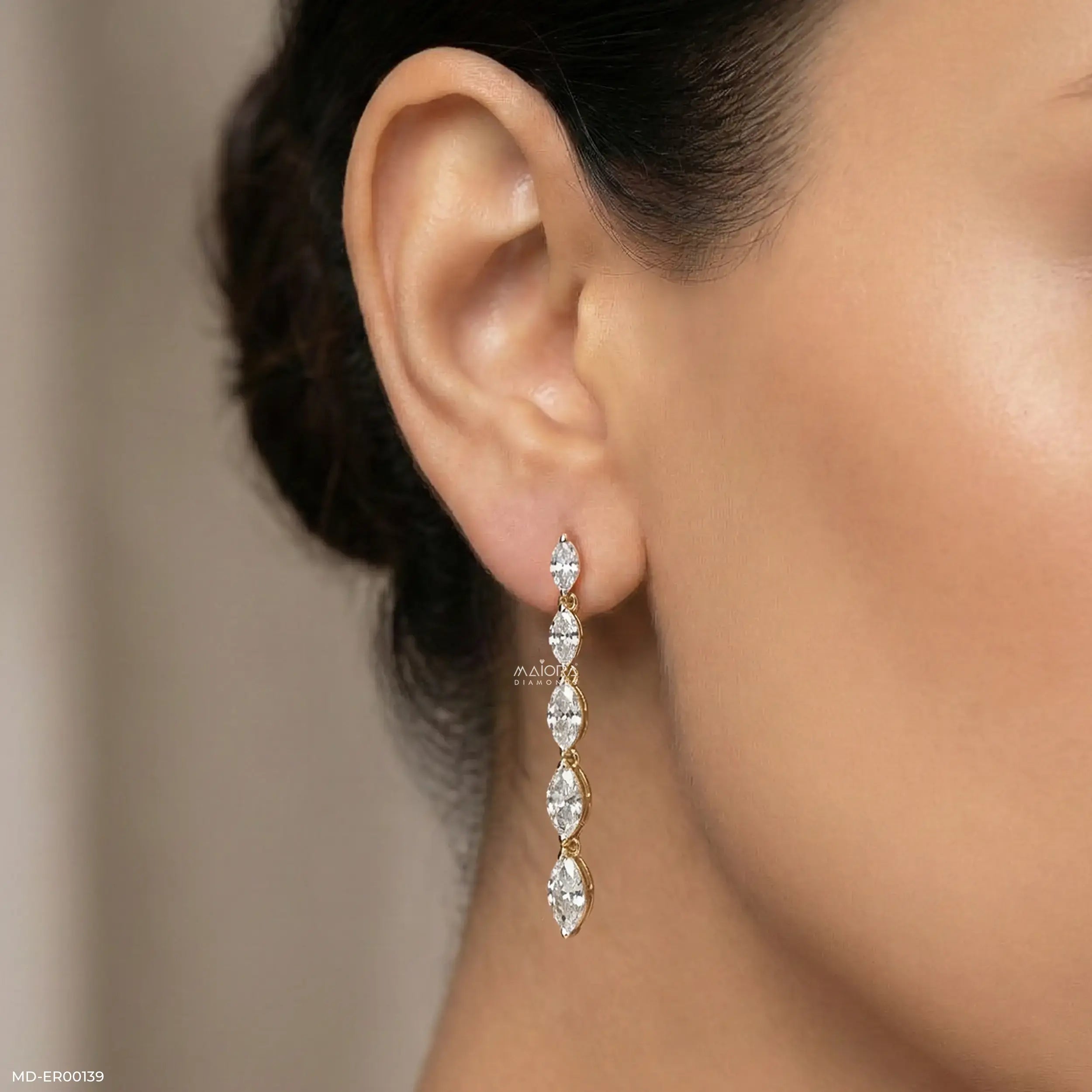 Dazzle Line Earrings 9K Yellow Gold