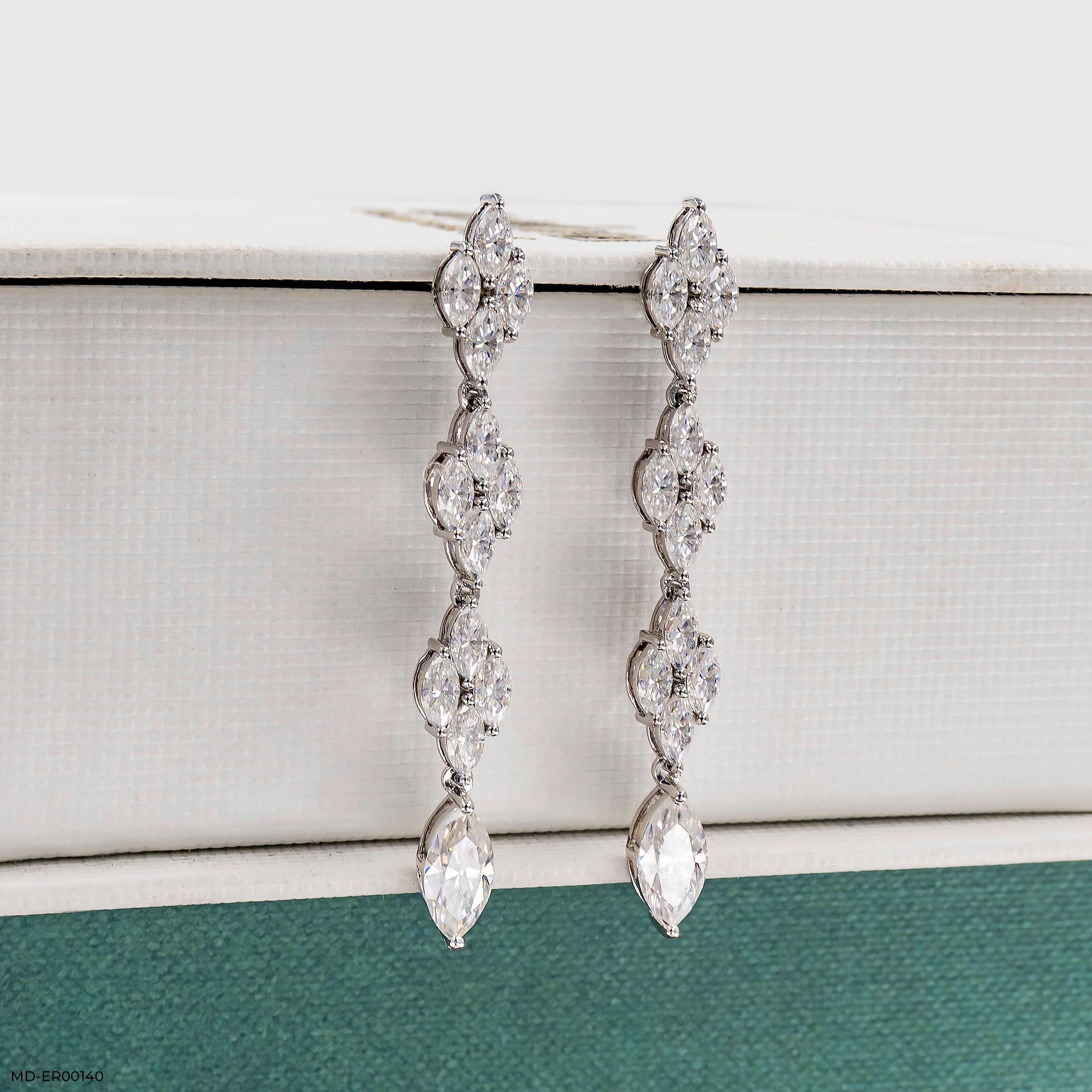 Shiny Line Earrings 14K White Gold