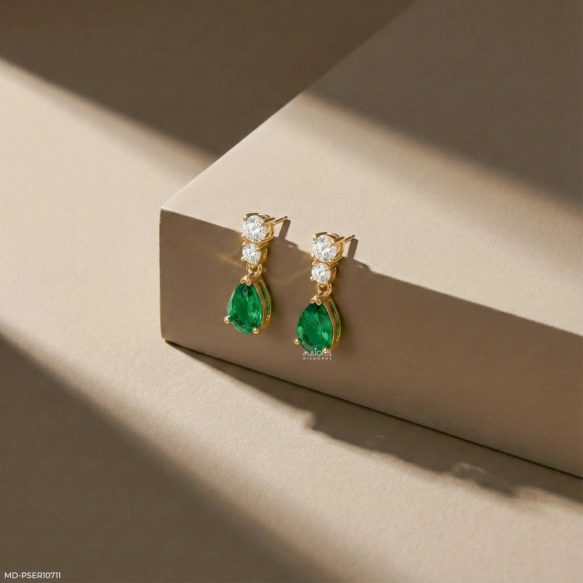 Rainy Emerald Drop Diamond Earrings