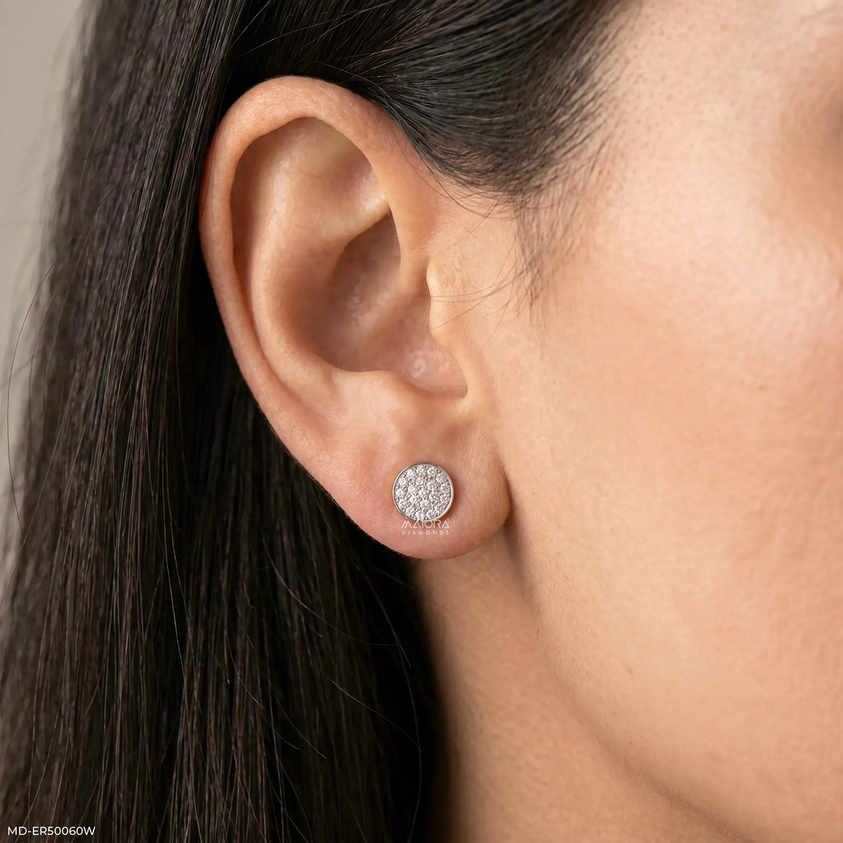 Dazzling Round Diamond Studs Earrings