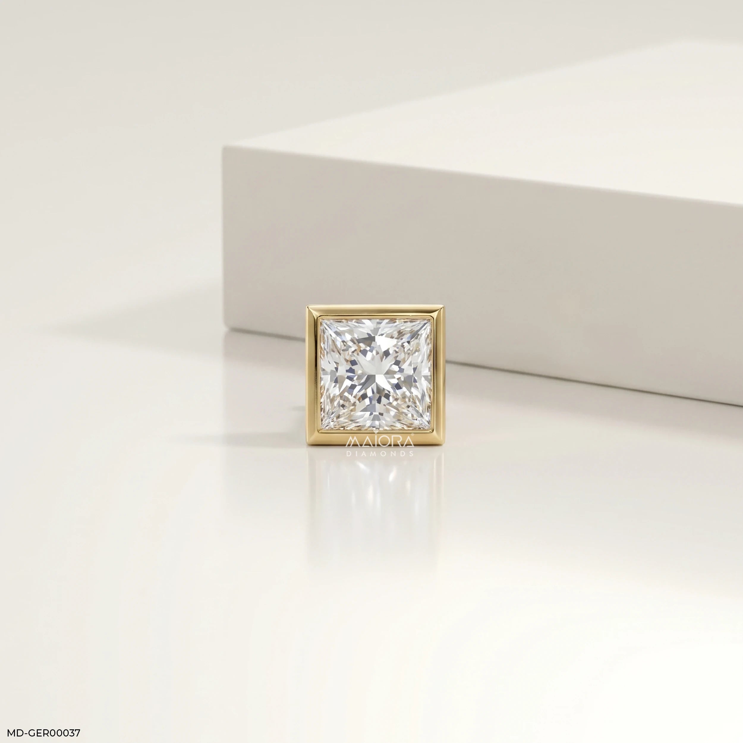 Sqaure Frame Princess Diamond Mens Stud Earring