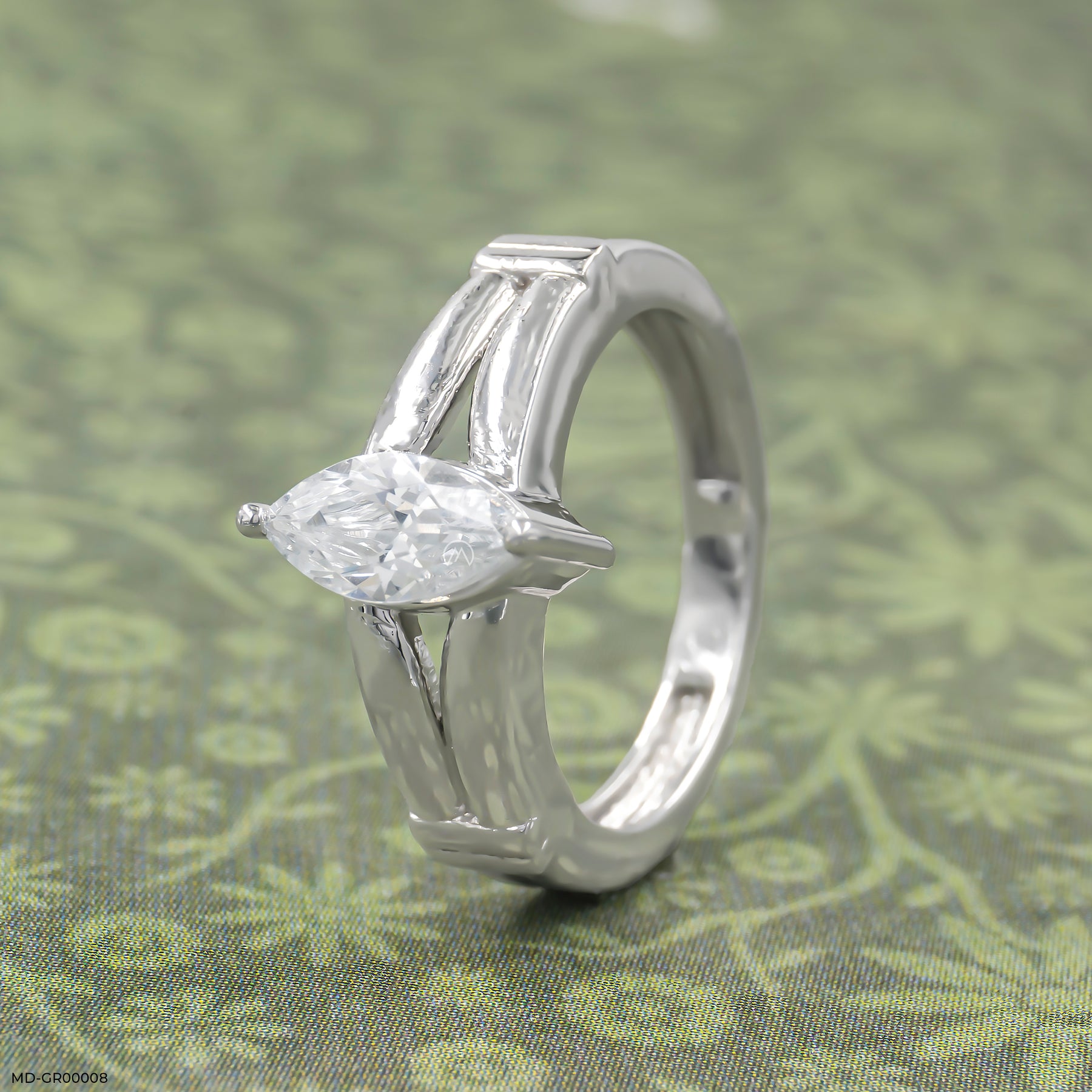 1 Carat Solitaire Auric Leaf Ring 18K Yellow Gold