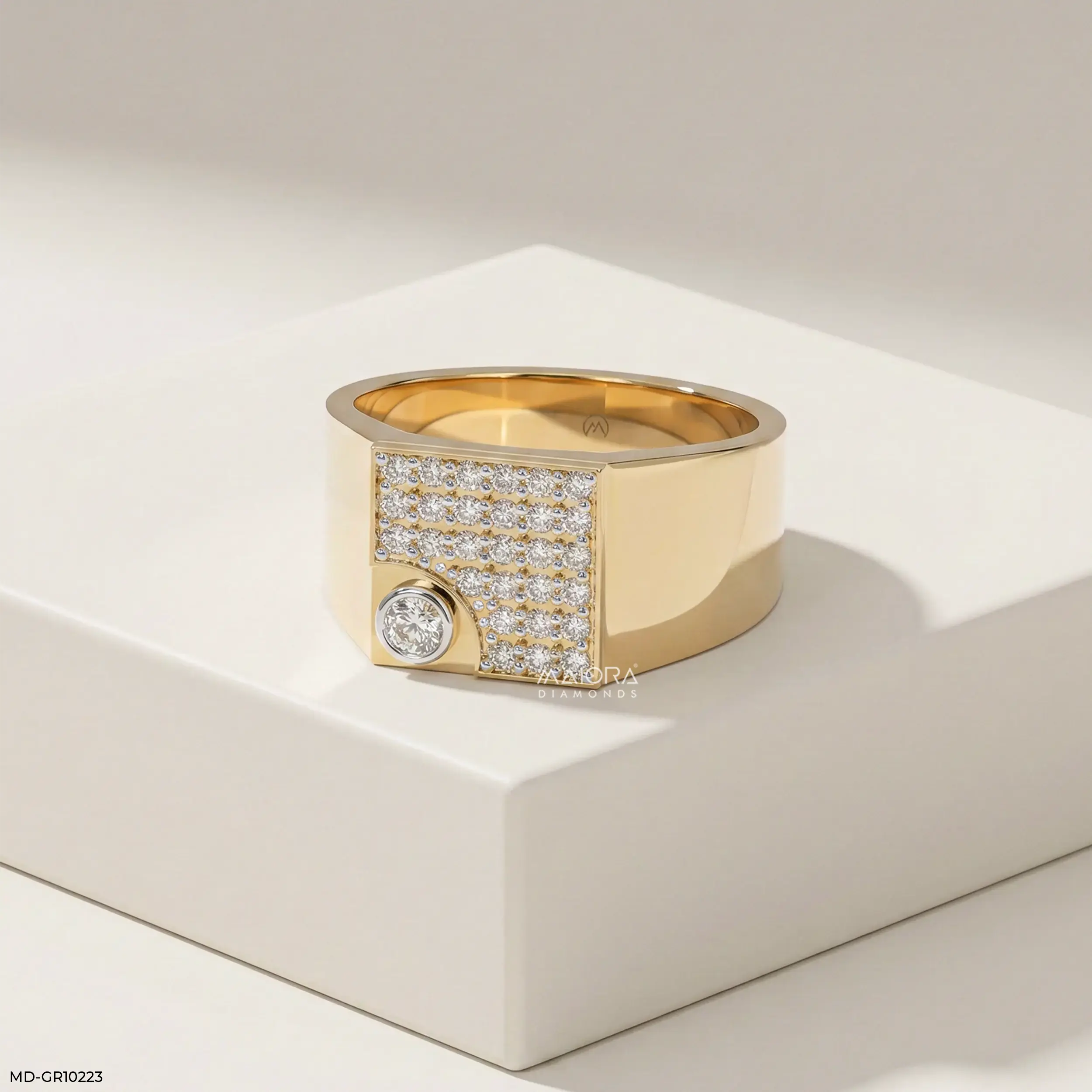 Sovereign Crest Mens Diamond Ring 18K White Gold