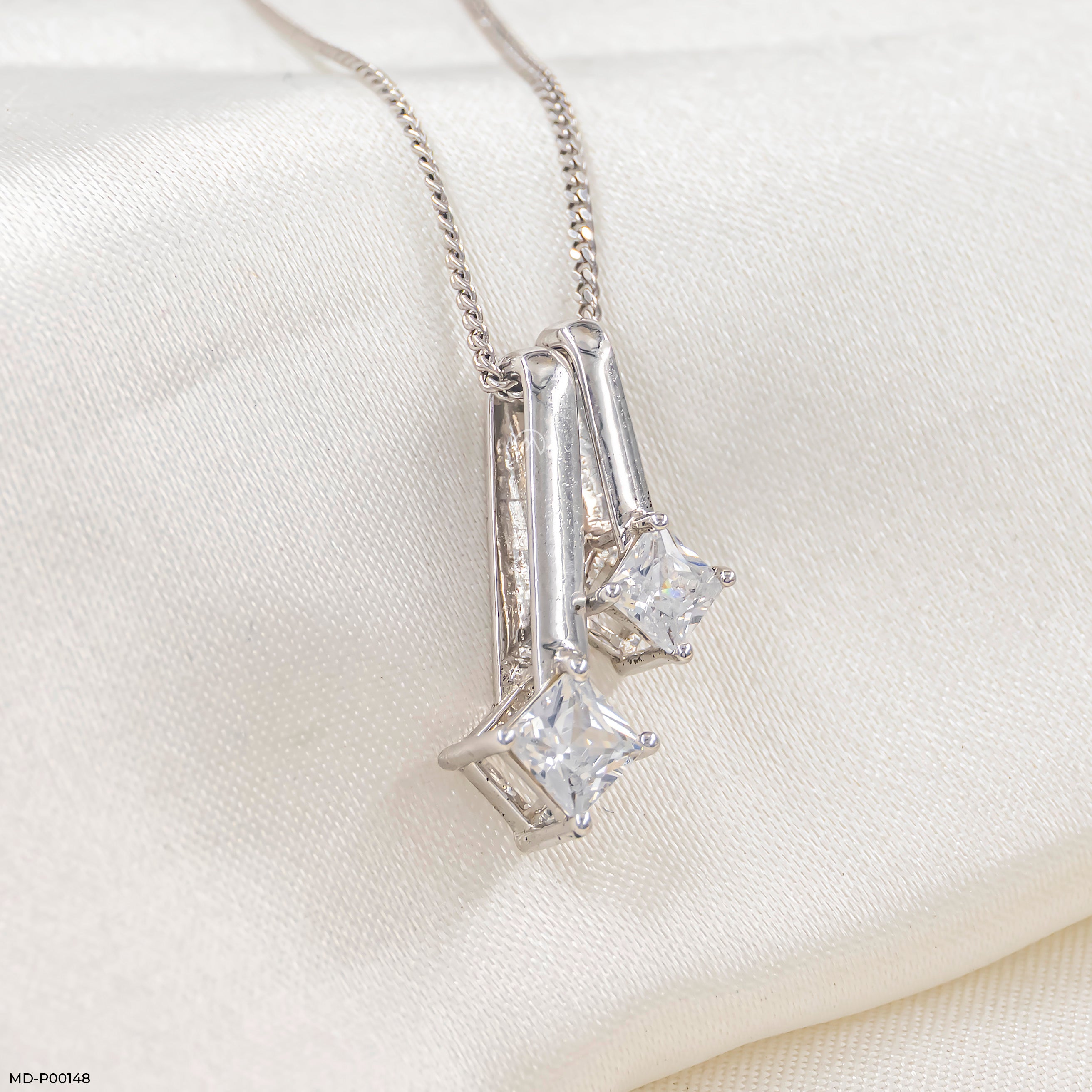 0.50 Carat Mode Pendants Platinum 950