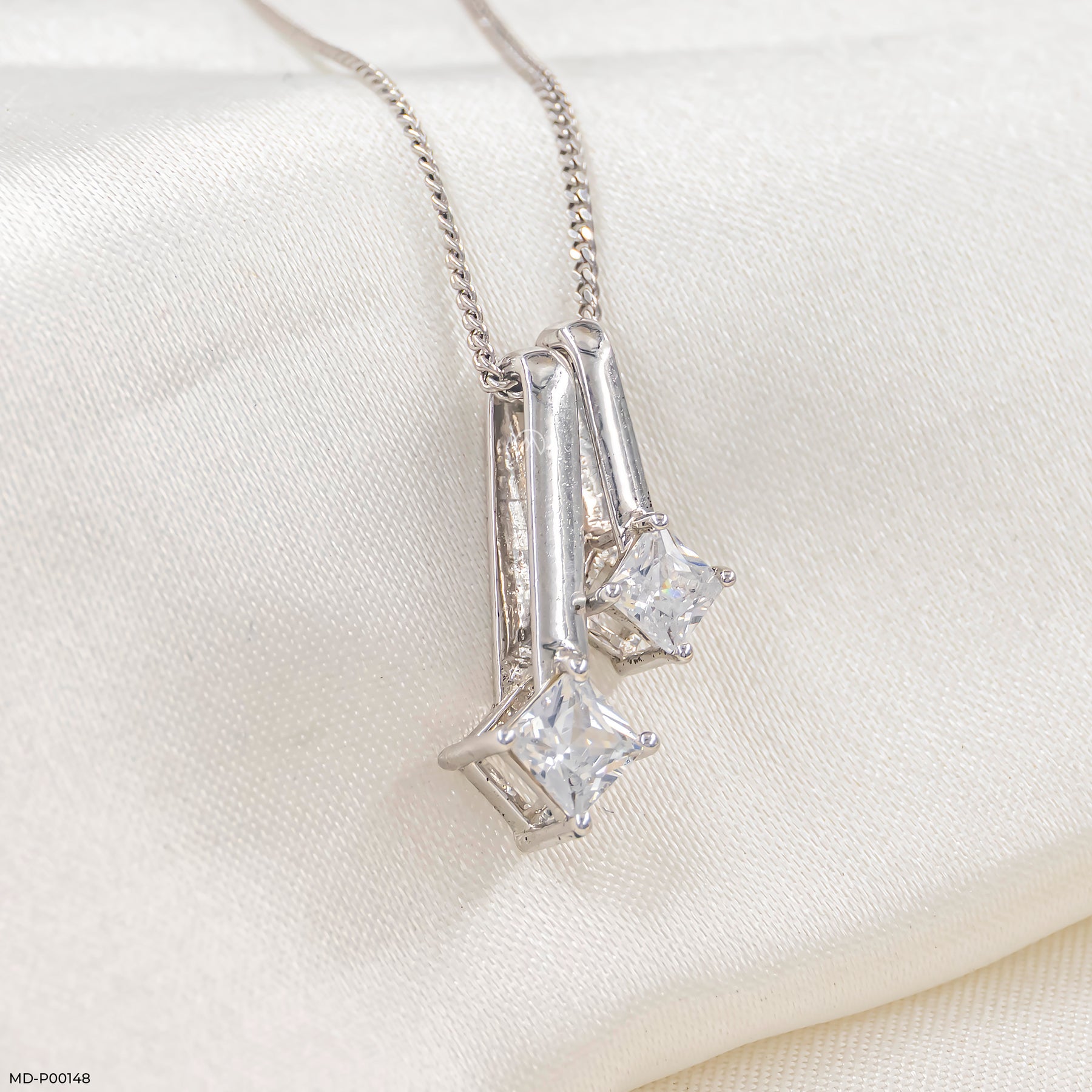 0.50 Carat Mode Pendants 14K Yellow Gold