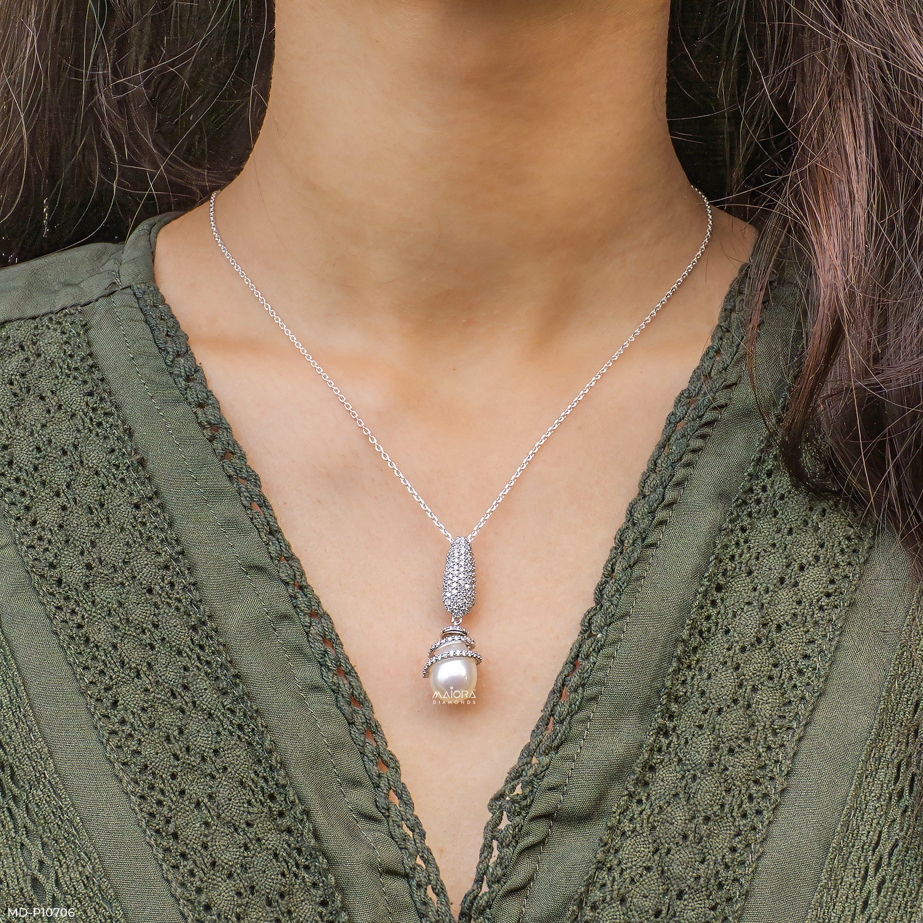 Elegant Spiral Diamond Pendant