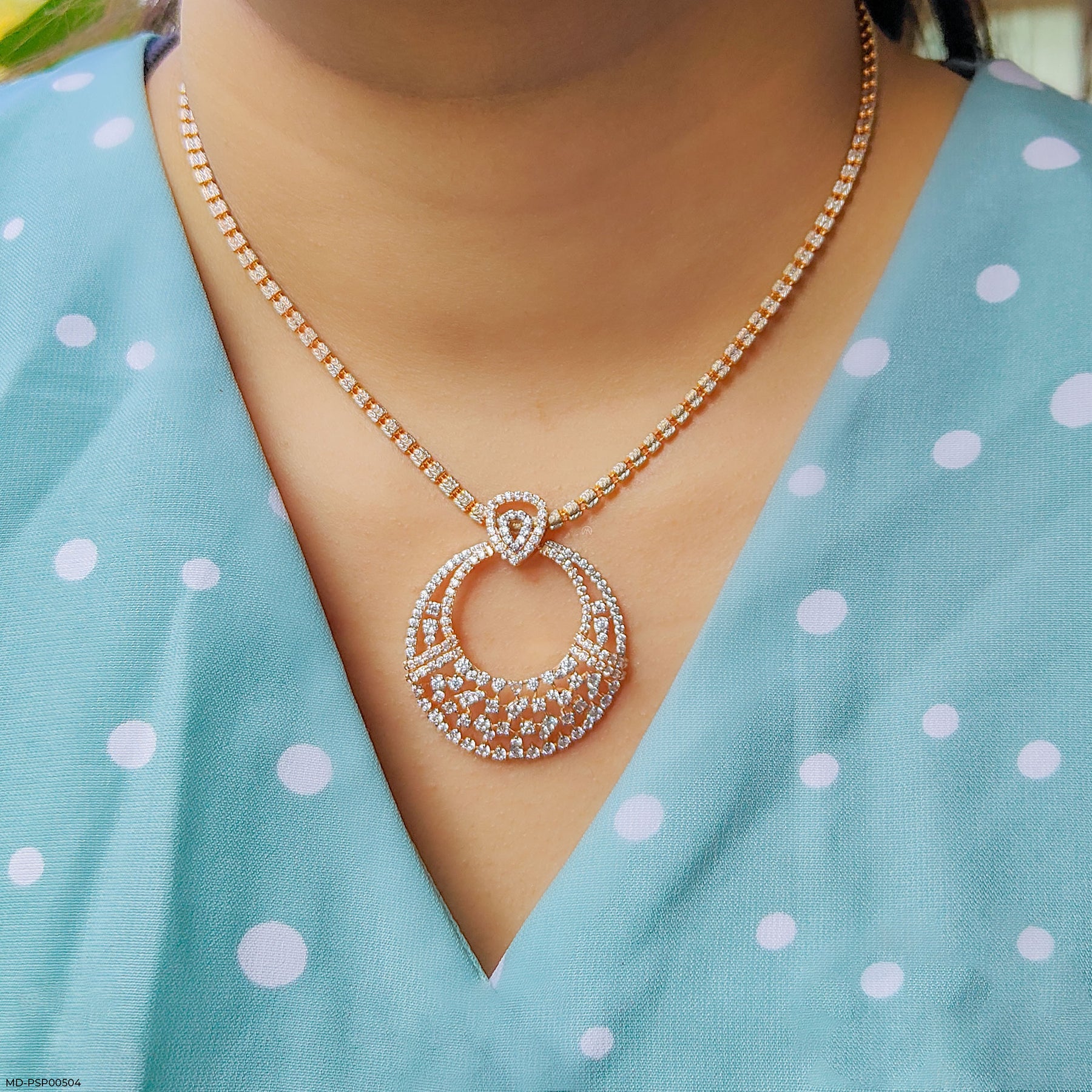 Lace-Design Diamond Pendant 14K Yellow Gold