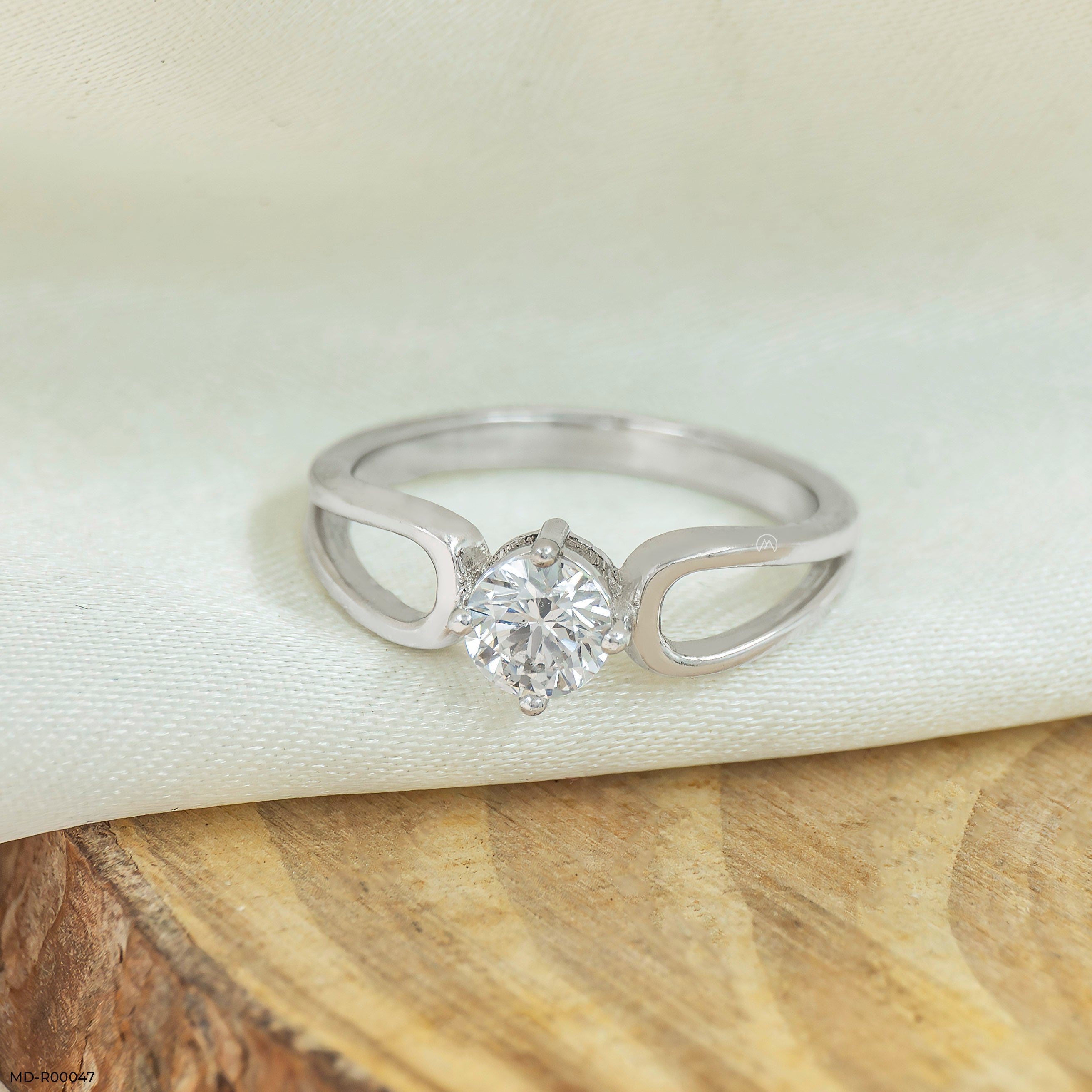 0.50 Carat Vivid Round Solitaire Ring Platinum 950