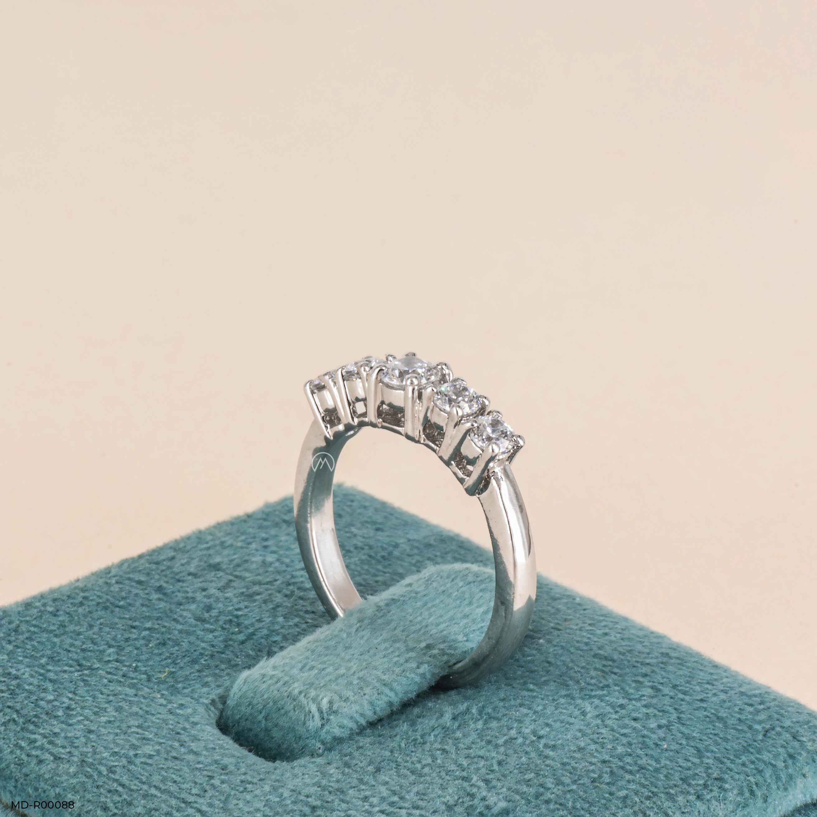 Five-Stone Trellis Ring 9K White Gold