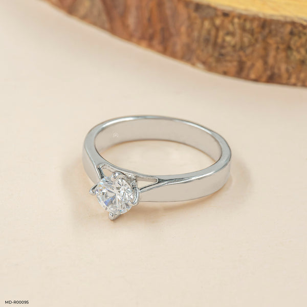 Twain Solitaire Ring 18K Yellow Gold
