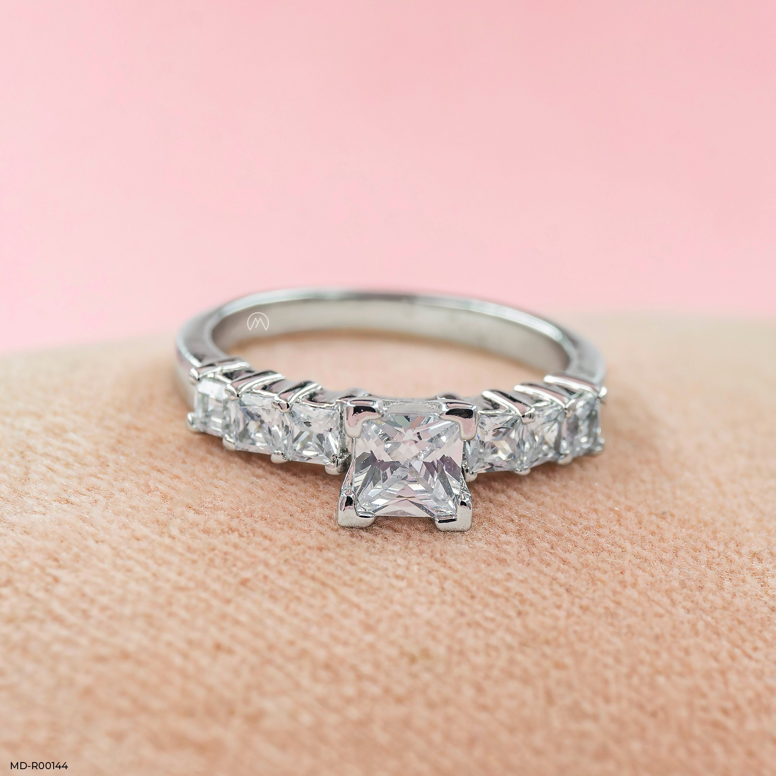 1 Carat Squarebea Diamond Ring 14K Rose Gold