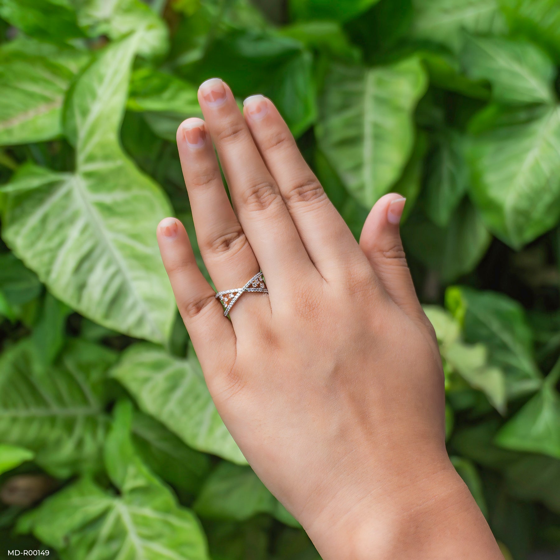 The X-Shaped Diamond Ring 9K Rose Gold