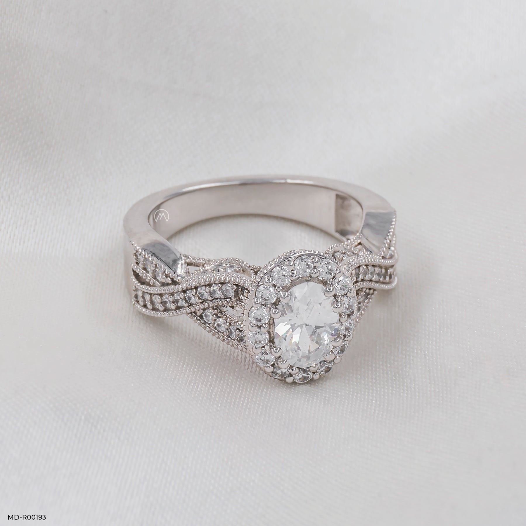 The Royal Oval Ring 14K White Gold