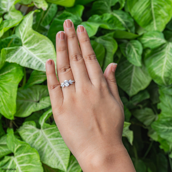 The Marquise Petal Ring 14K White Gold