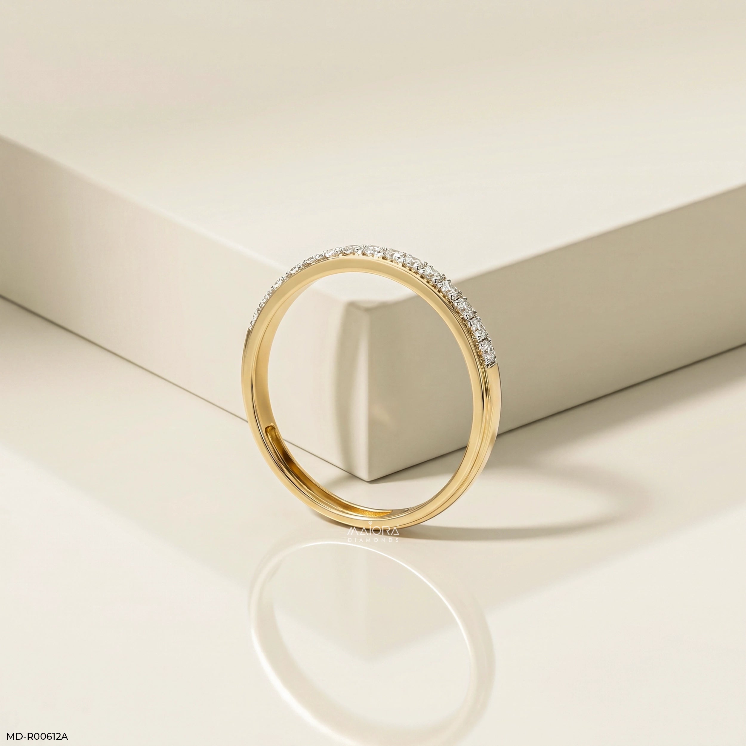 Classic Shine Round Diamond Band Ring