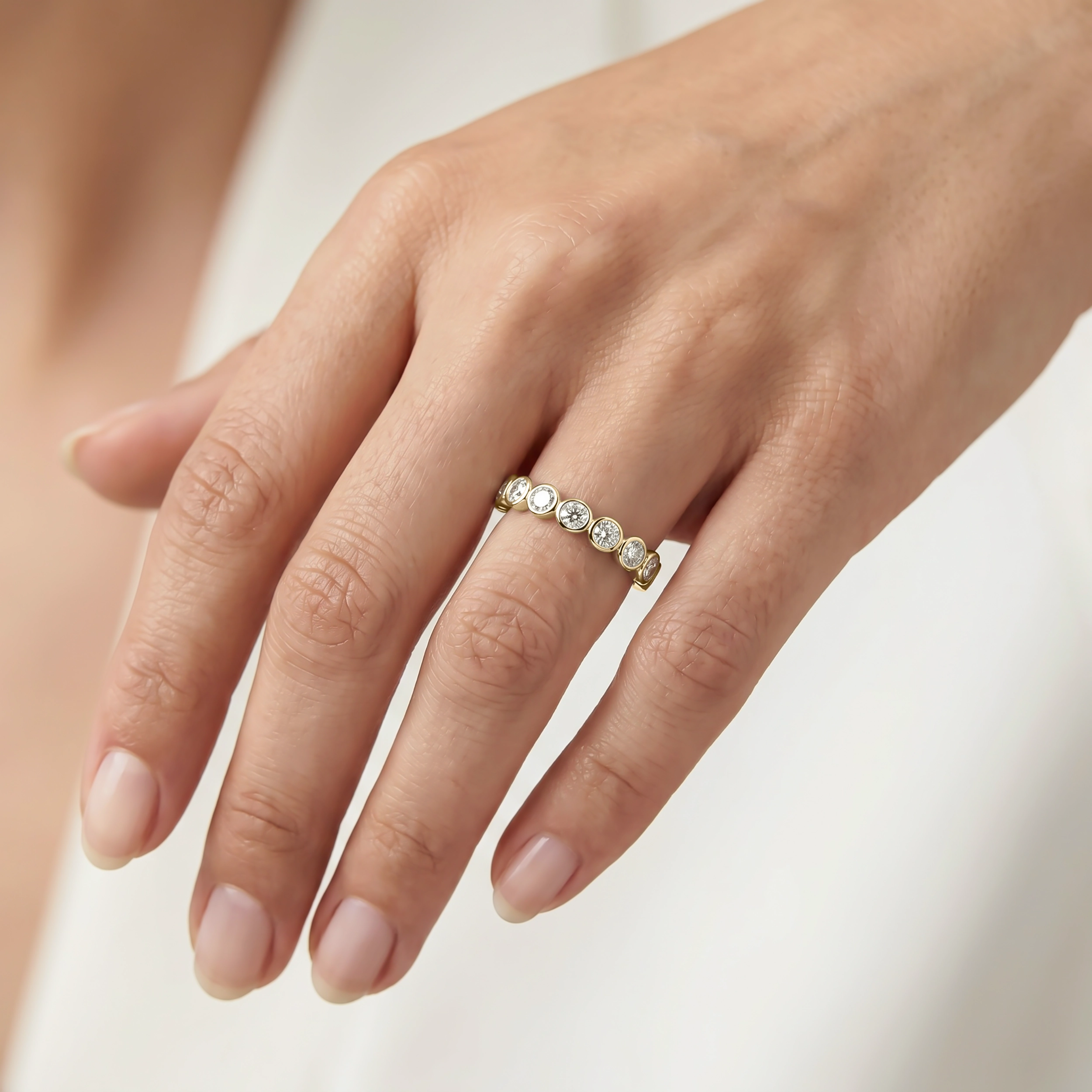 Minimalist Bezel Round Diamond Ring