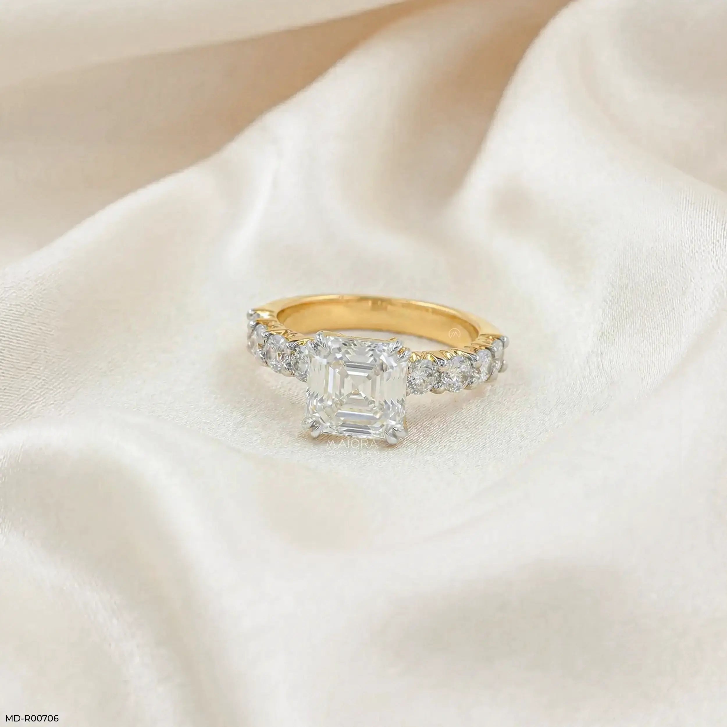 Flashy Solitaire Diamond Ring