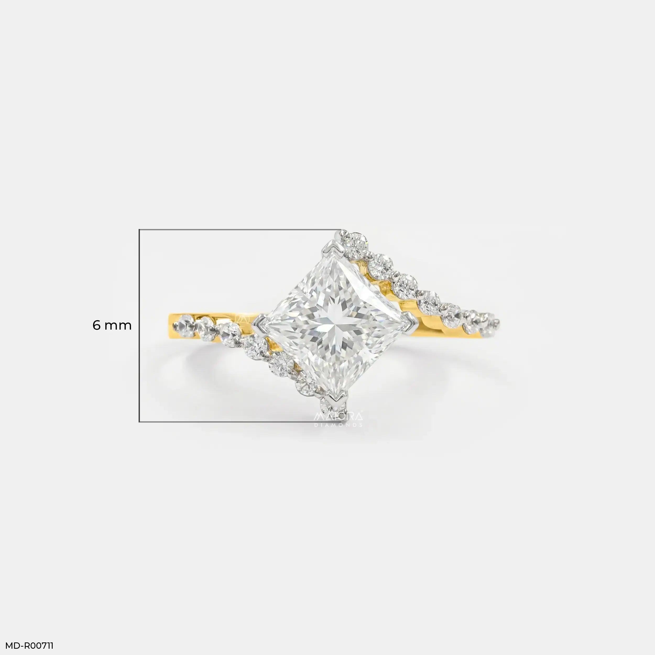 Sqaure Bypass Solitaire Diamond Ring Platinum 950