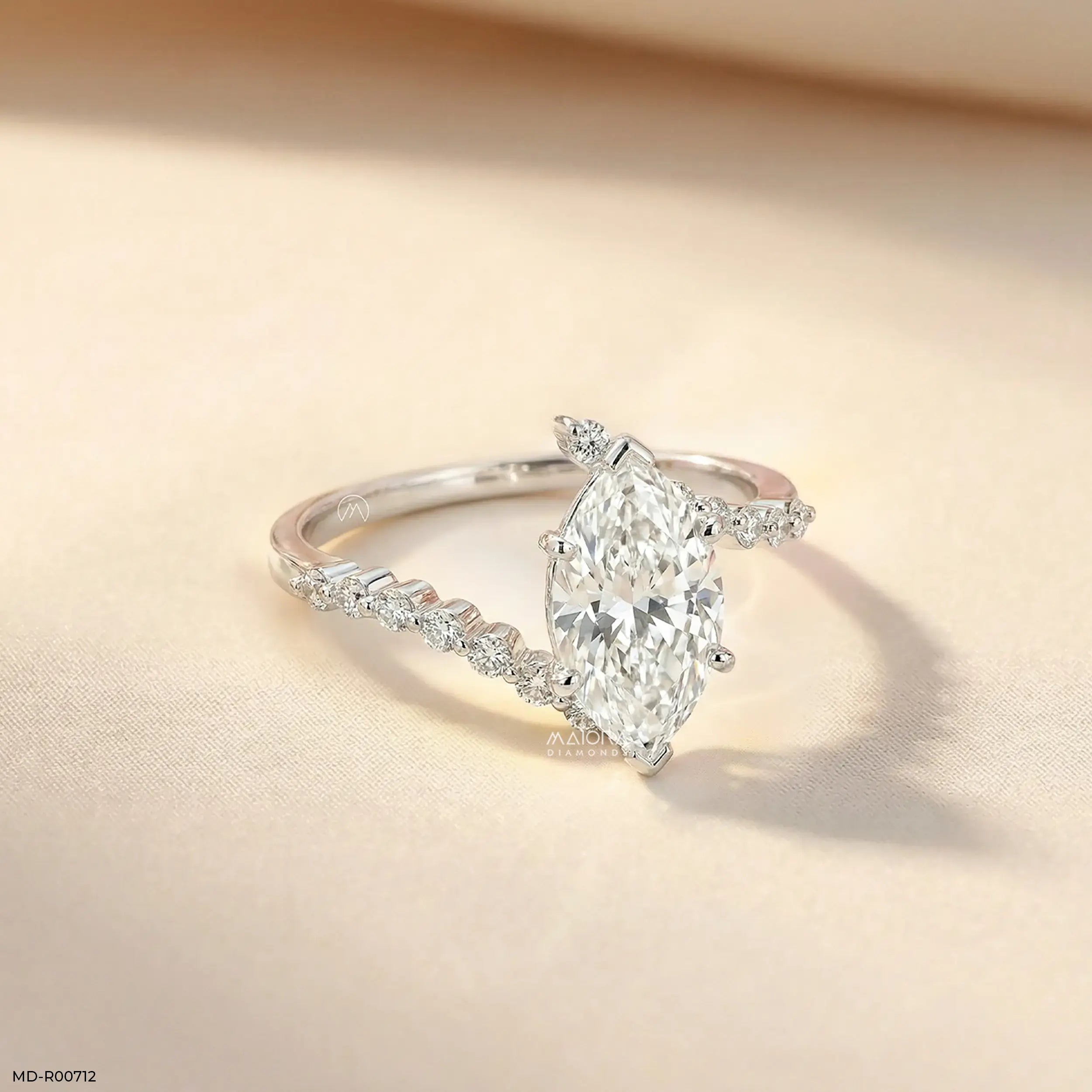 Glamorous Eye Solitaire Diamond Ring 9K Yellow Gold
