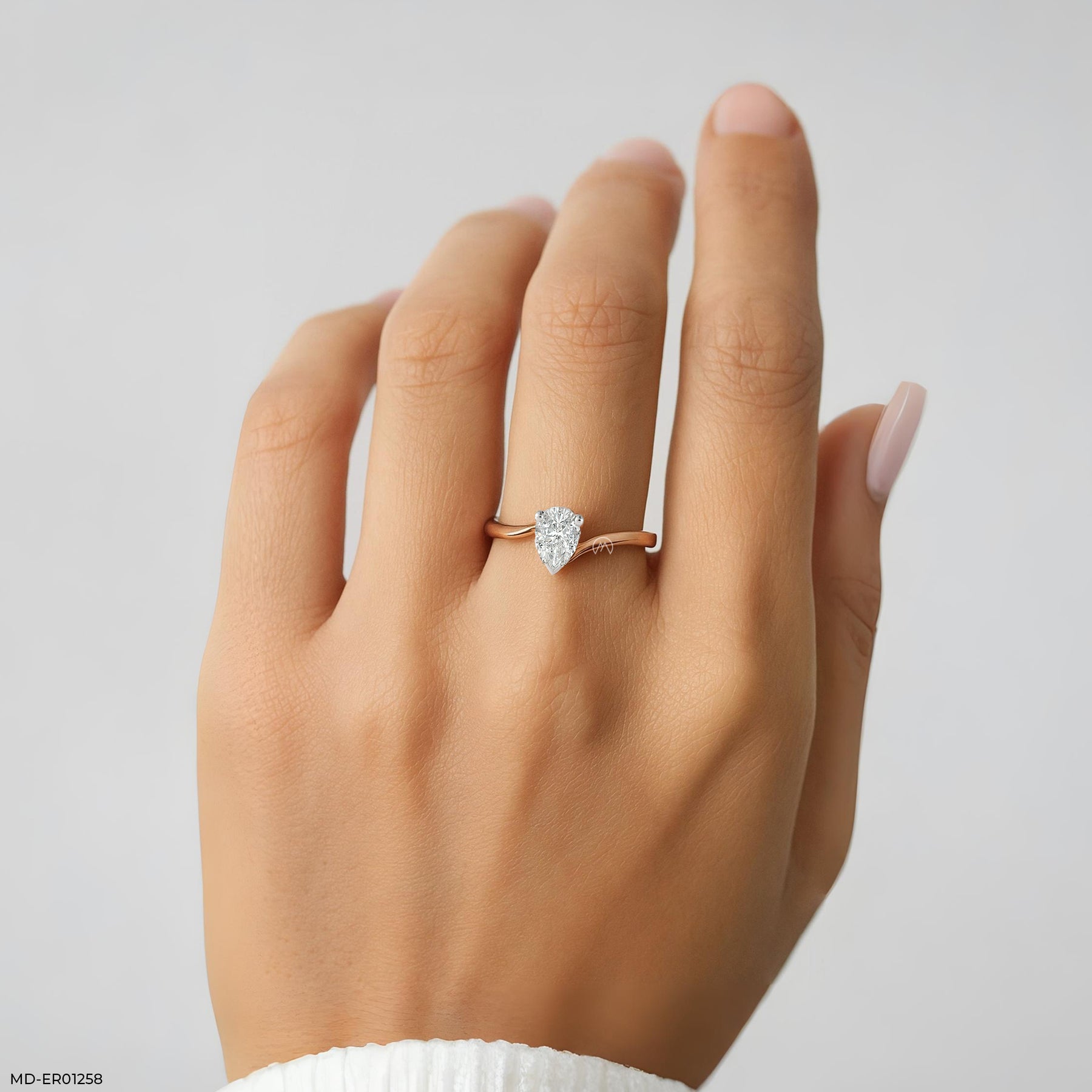 The Fluid Solitaire Ring 9K Rose Gold