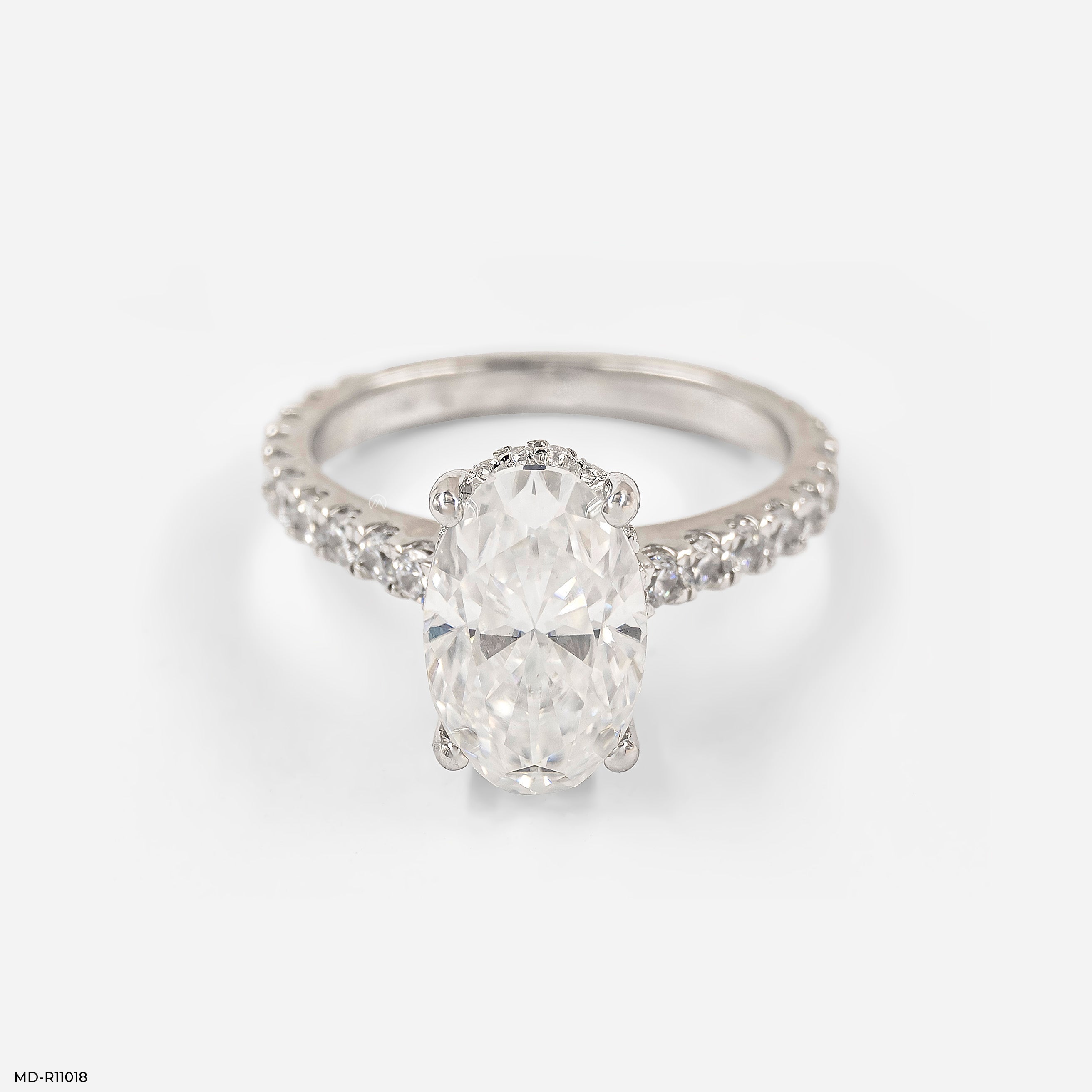 The Oval Radiance Ring 18K White Gold