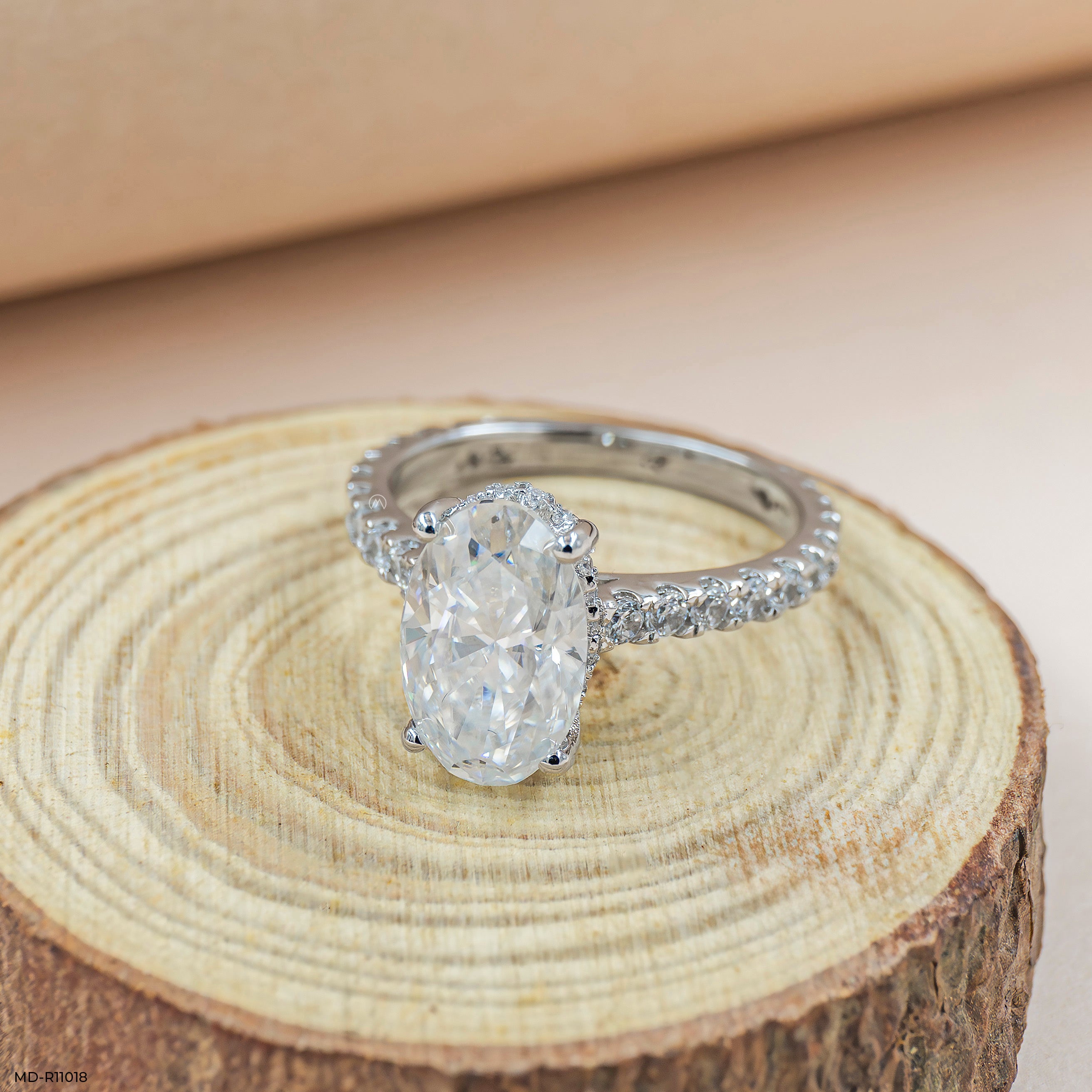 The Oval Radiance Ring 9K Yellow Gold