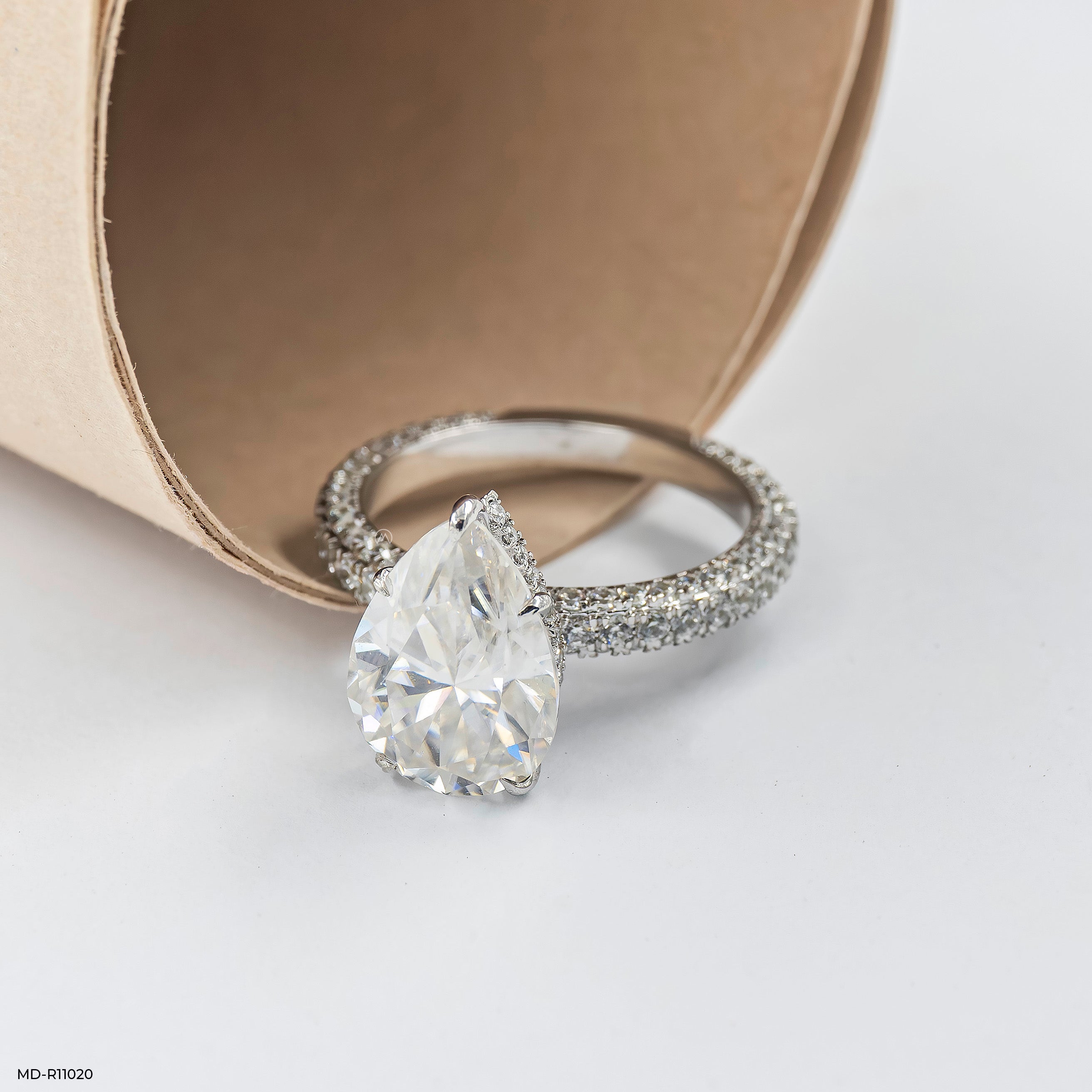 The Empress Pear Ring 9K White Gold